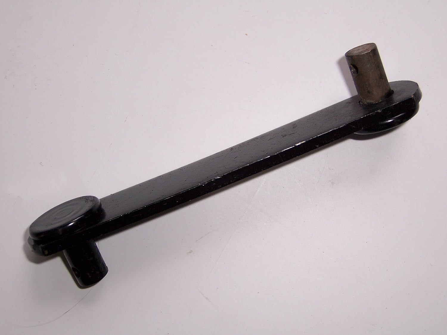 Amazon.com : MTD 97598 Link Assy-Deck Lif : Lawn Mower Deck Parts ...