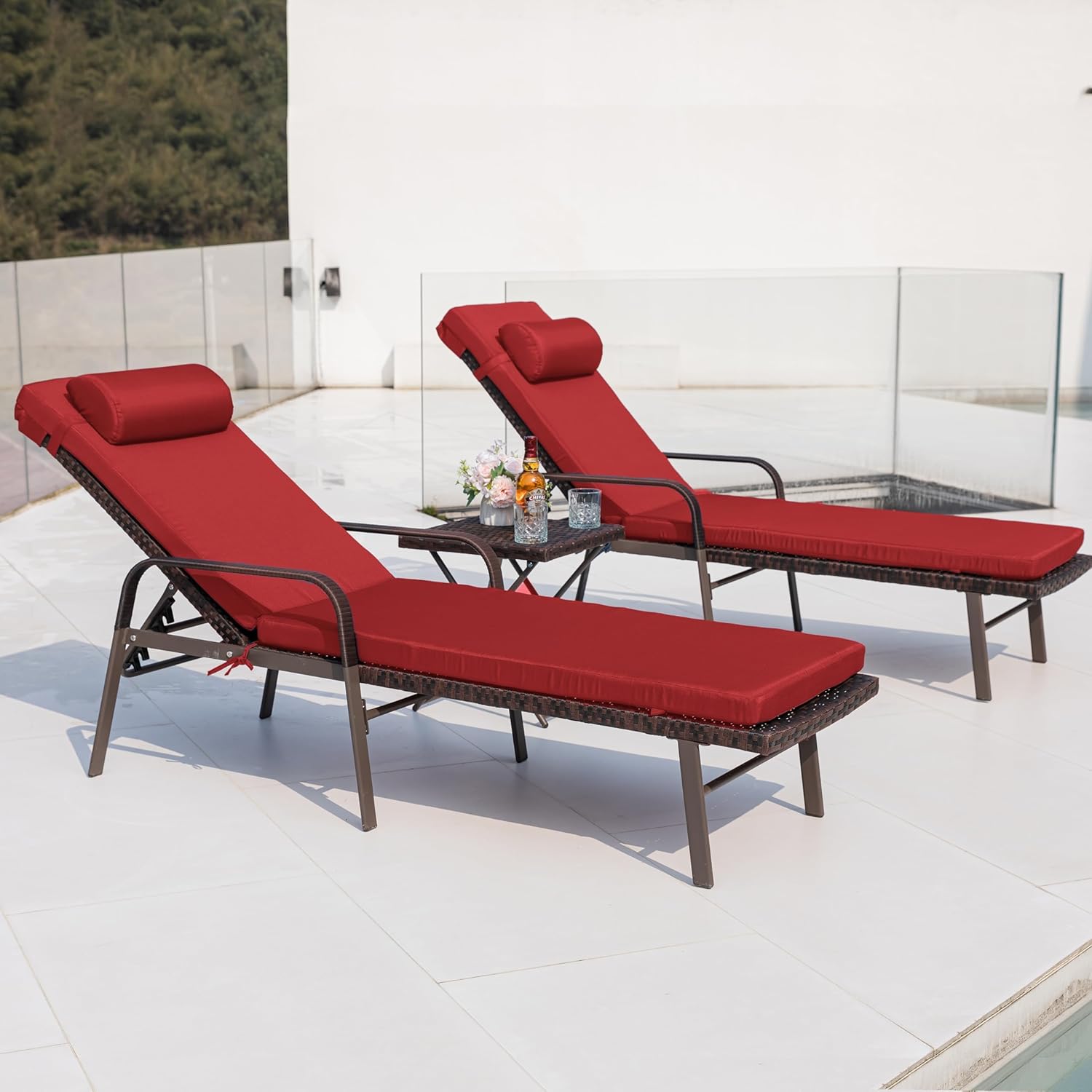 Kurapika Patio Chaise Lounge Set 3 Pieces Outdoor Lounge Chair, Rattan Reclining Chair Adjustable Backrest, Pool Sunbathing Recliners with Folding Table for Poolside Beach, Red