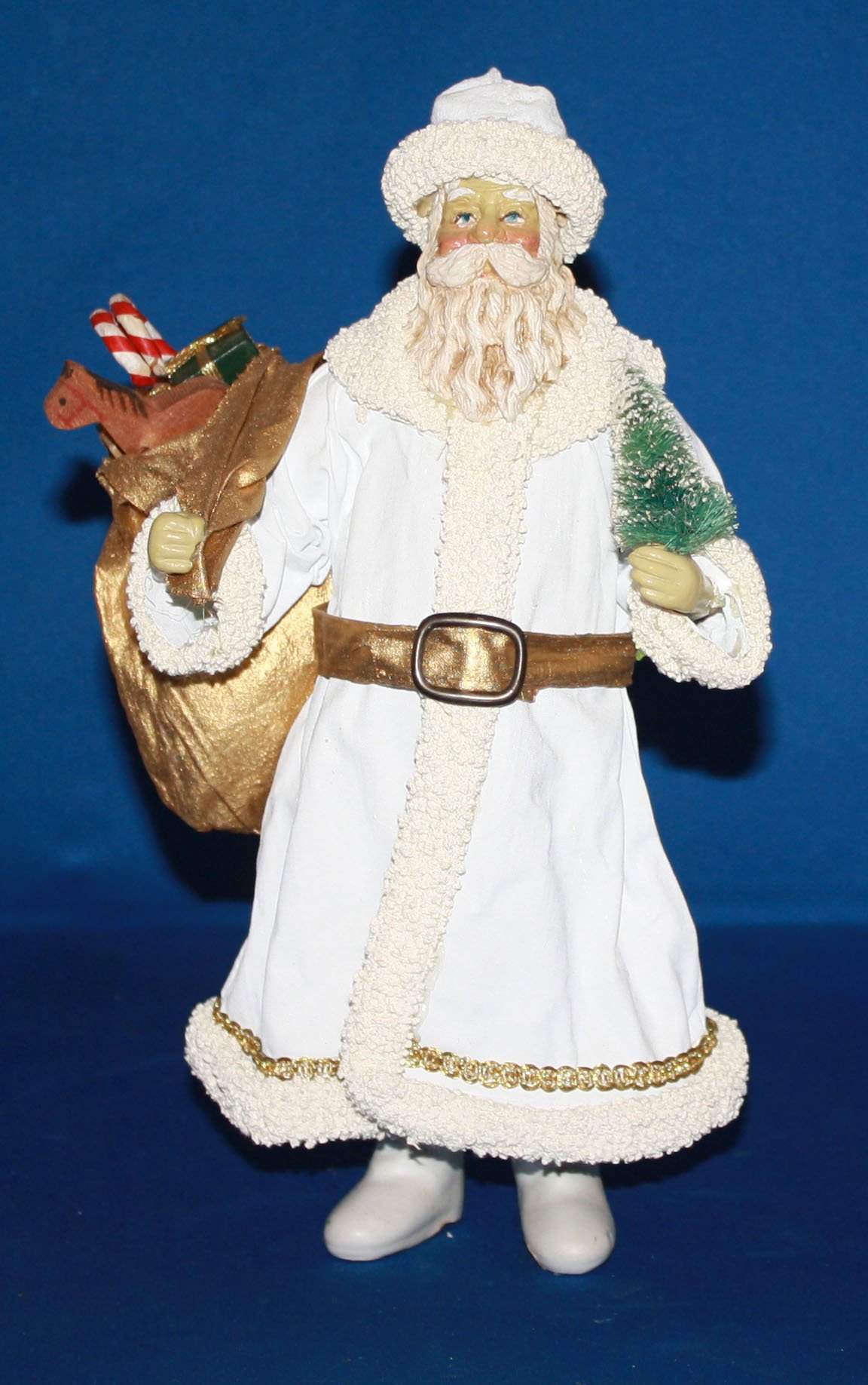 Amazon.com: Possible Dreams Clothtique Santa With White Coat