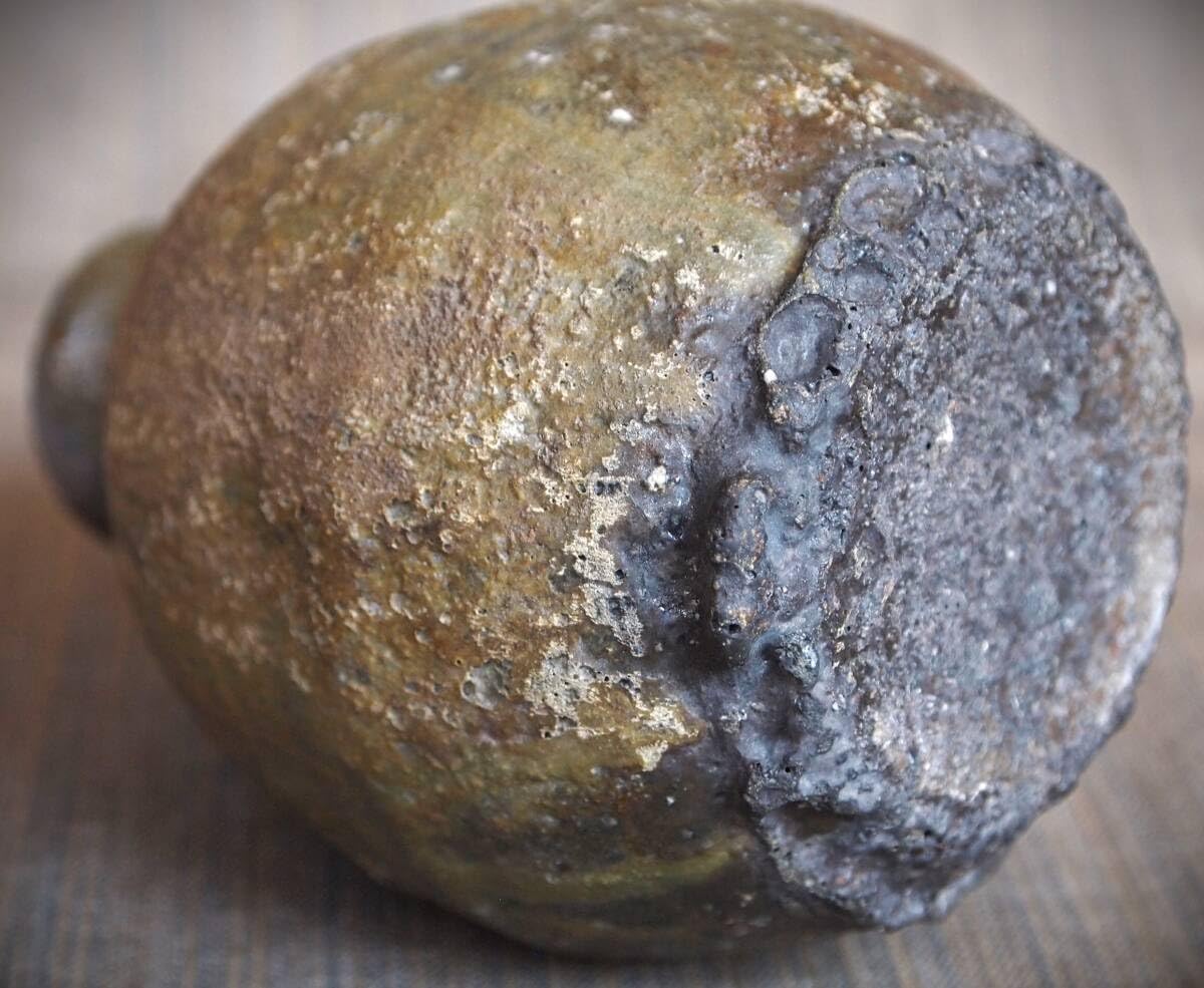 希少作☆小山日出男☆黒備前窯変徳利 小売 希少作☆小山日出男☆黒備前