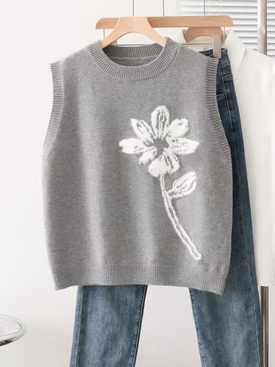 Wowcarbazole Women's Sweater Vest Crew Neck Sleeveless Ribbed Knitwear Casual Trendy Floral Knitted Vest Pullover Top - Image 5