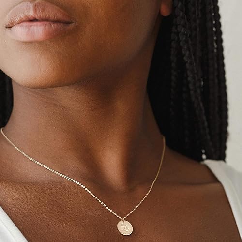 Vista 4 de MYEARS - Collar con dije de moneda para mujer, personalizado con diseño de flores del mes de tu nacimiento, chapado en oro de 14 quilates
