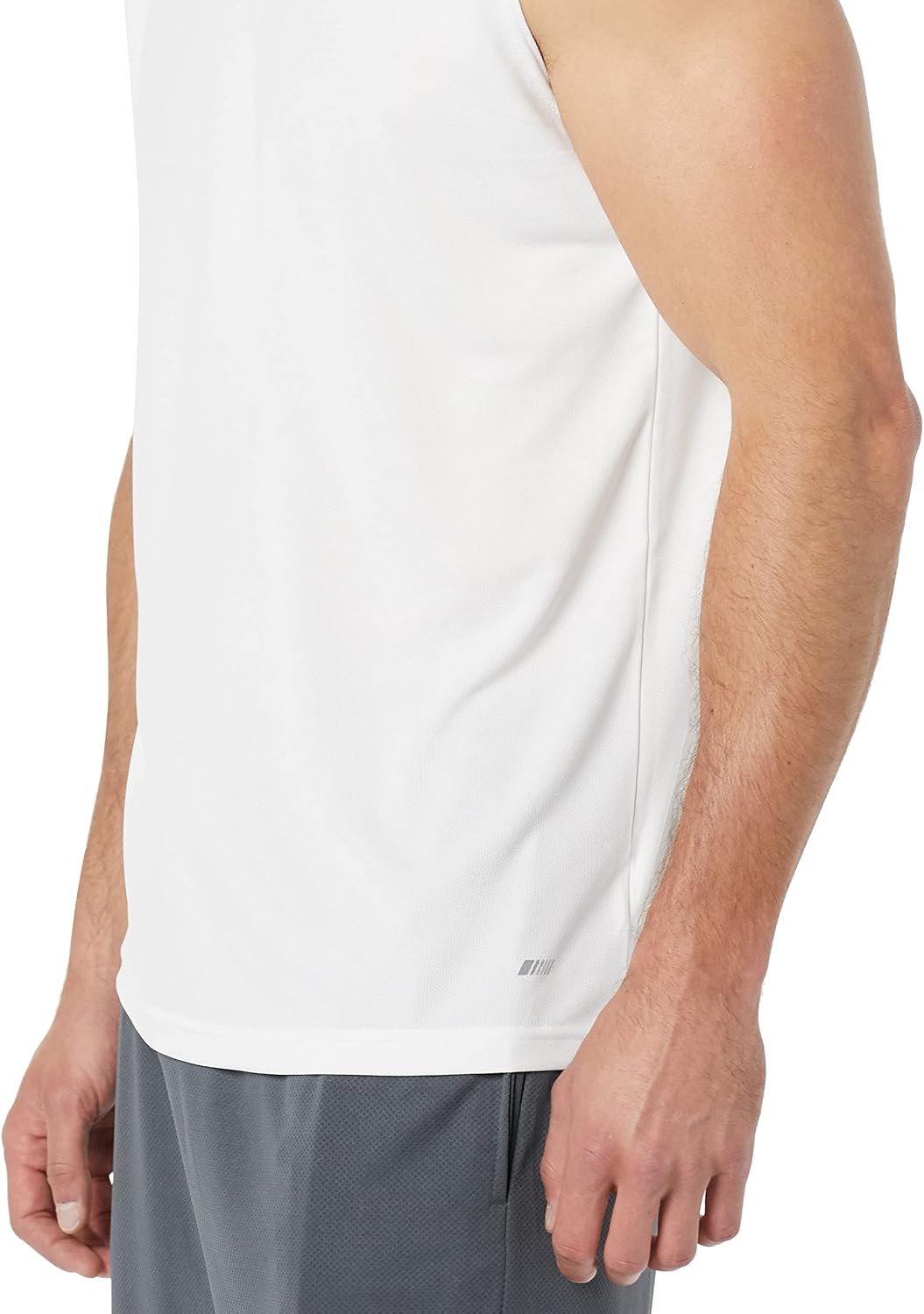 Amazon Essentials Men's Active Performance Tech Muscle Sleeveless Tank Top Workout Shirt, Pack of 2 - Image 5