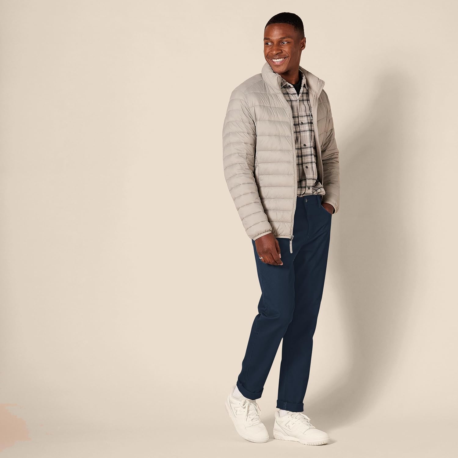 Amazon Essentials Men's Athletic-Fit Pants, 5-Pocket Stretch Twill Work, Big & Tall - Image 4