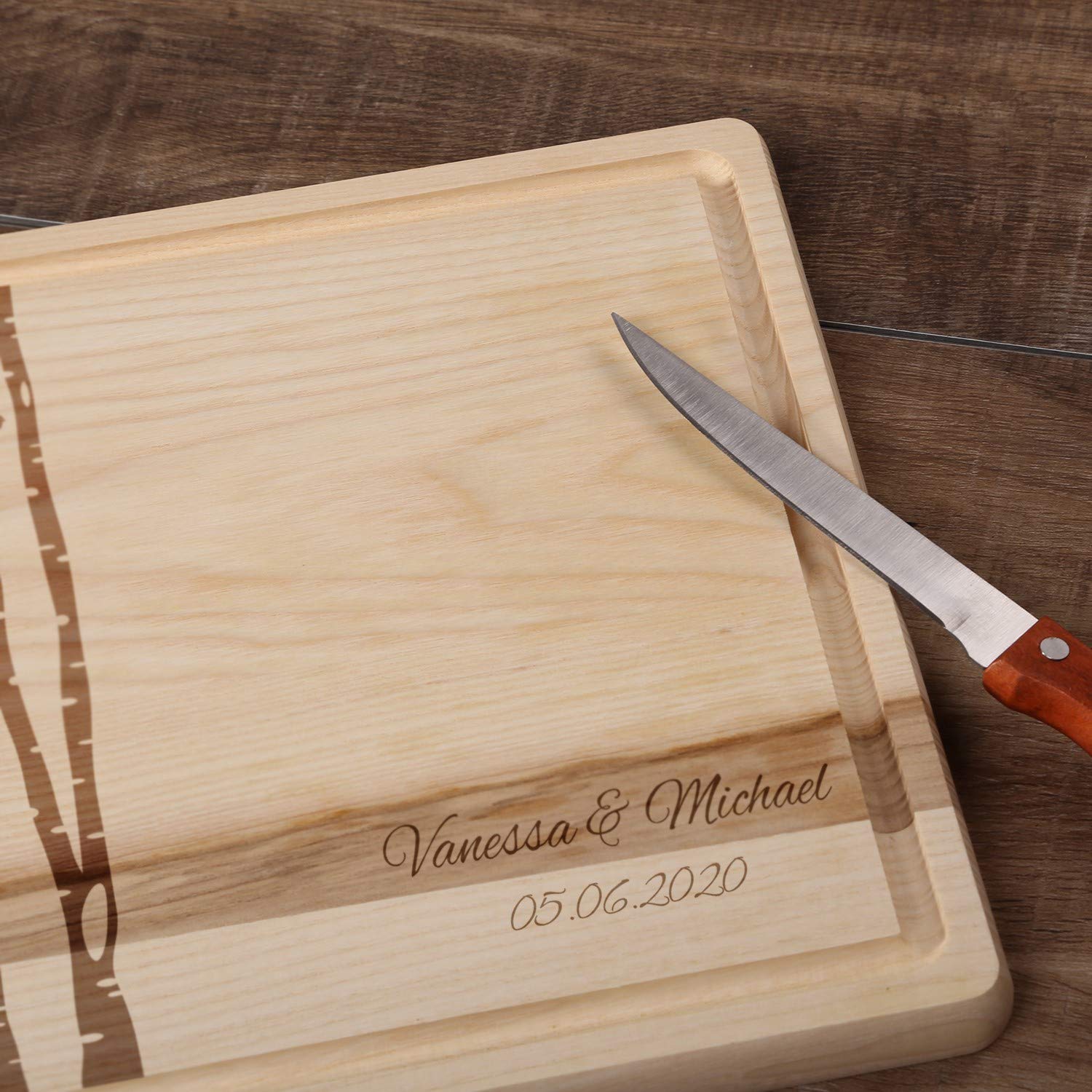 FORYOU24 Holz Schneidebrett hell mit Gravur Motiv 03 - personalisiert mit Wunsch-Namen Küchenbrett graviert als Geschenkidee zur Hochzeit