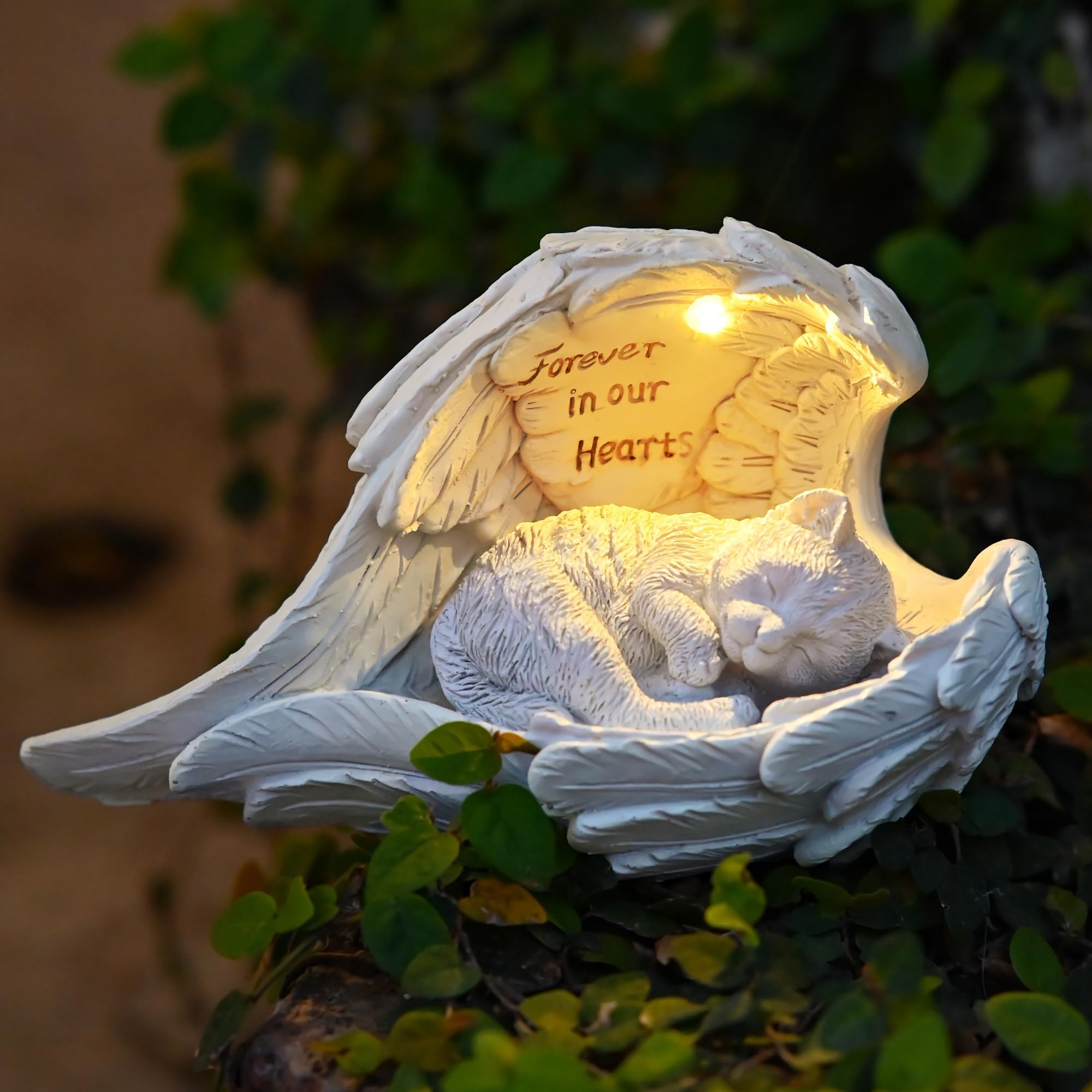 Pet Memorial Solar Garden Statue Outdoor, Resin Angel Cat/Dog with Solar Light Forever in Our Hearts Guardian Angel Pet Loss Gift for Garden Yard Home Decor (Cat)
