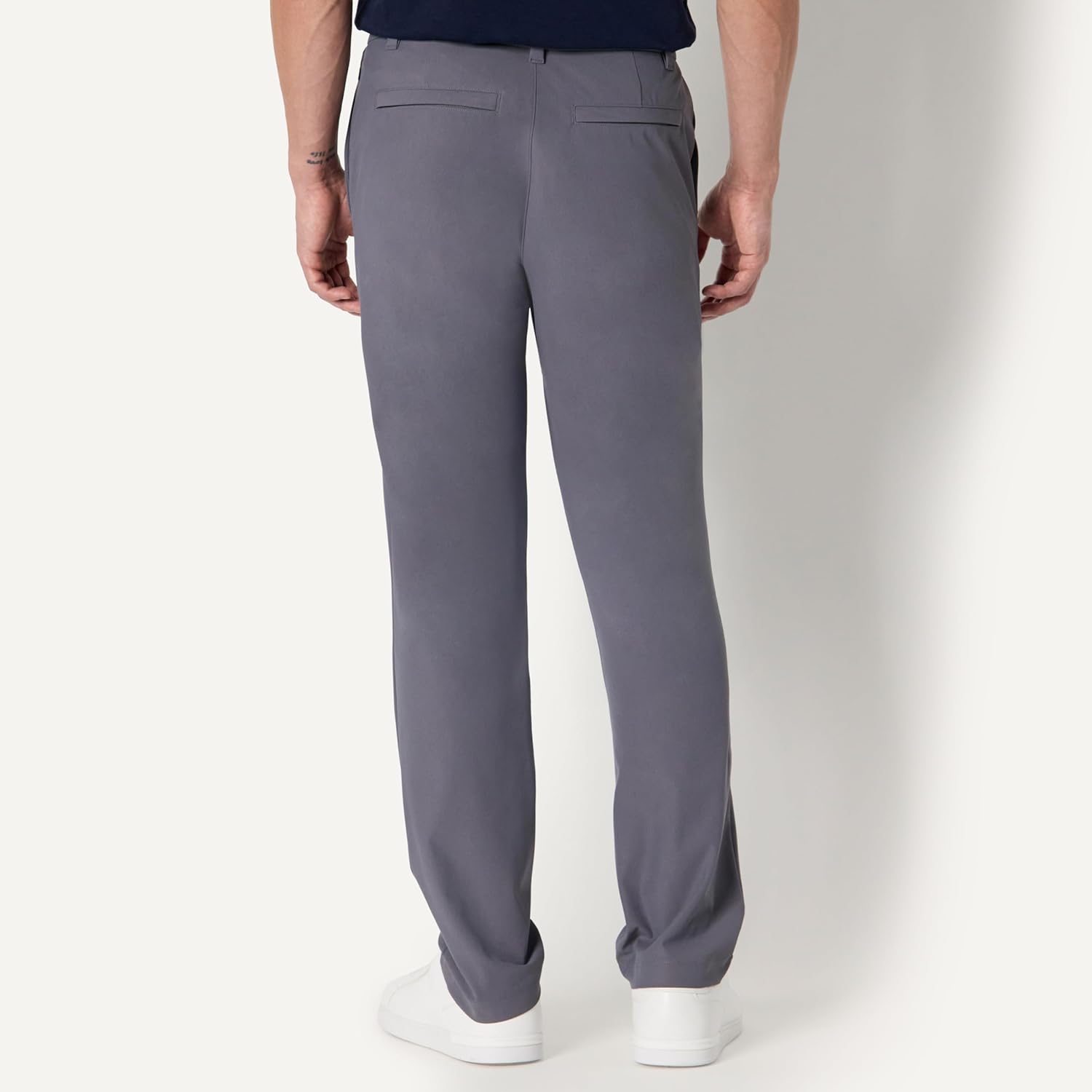 Amazon Essentials Men's Slim-Fit Travel Stretch Pant - Image 3