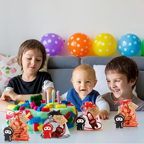 Miniatura 5 de HyDren 109 piezas de recuerdos de fiesta de ninja para 18 invitados, incluyen Ninja Slingshot Sticky Stretch Toys Llaveros de goma, calcomanías de