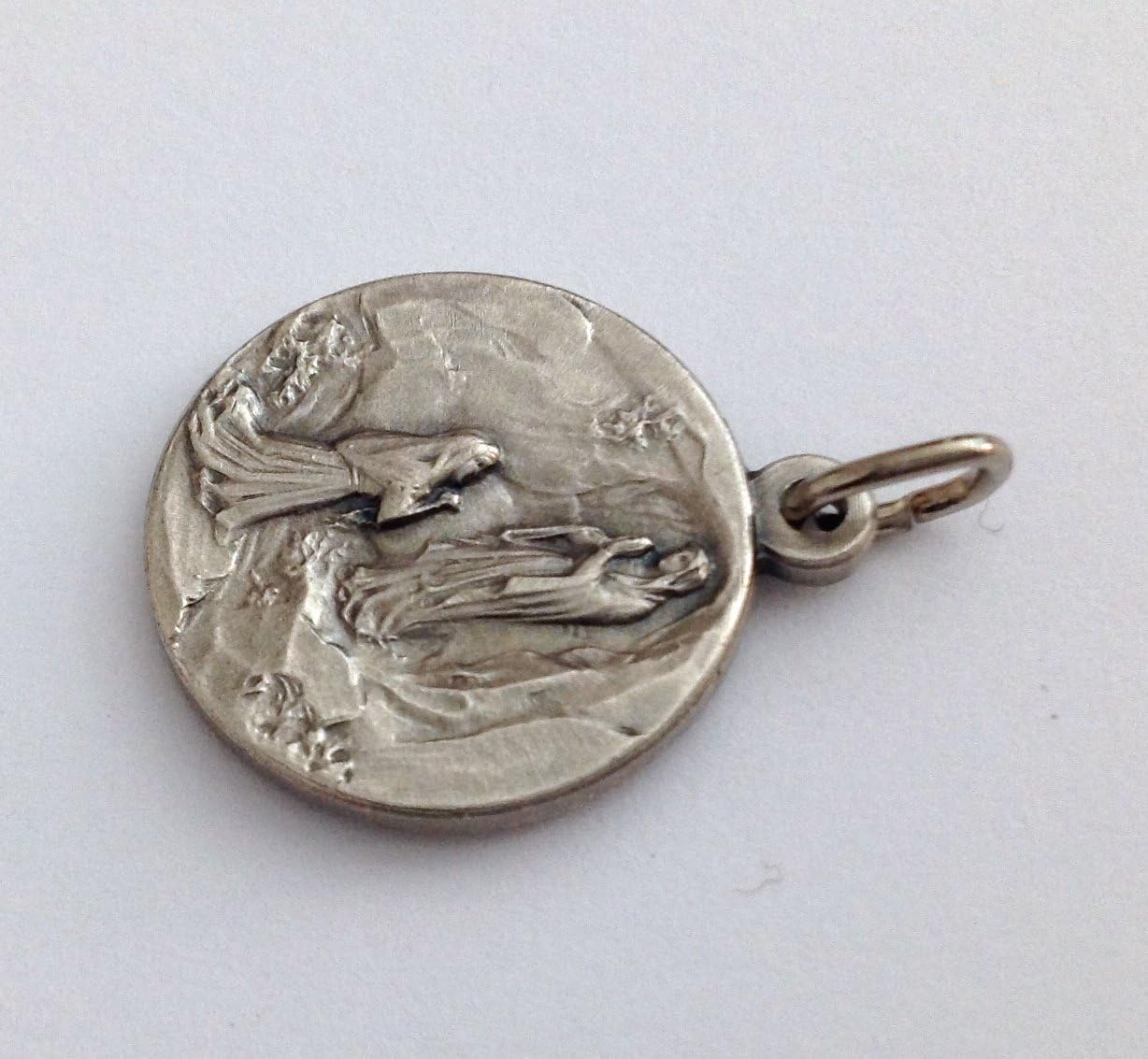 I G J Madonna of Lourdes Medal - The Patron Saints Medals - Image 3