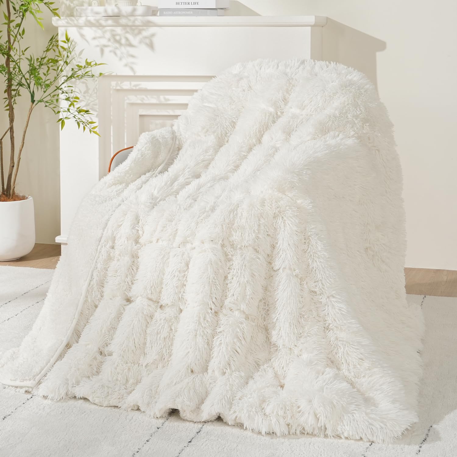 Wemore Couverture lestée à Poils Longs en Fausse Fourrure à Poils Longs, Confortable et Moelleuse pour Adulte, 6,8 kg, Couverture Lourde en Sherpa pour lit ou canapé, Blanc crème, 122 x 183 cm