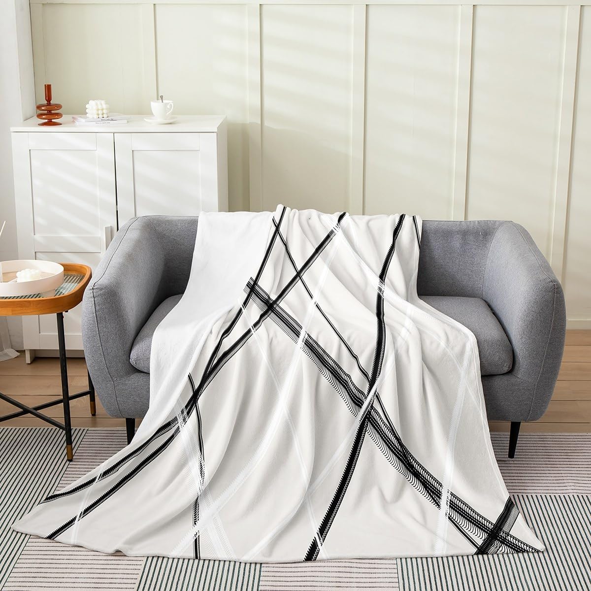 jejeloiu Hummingbird Flannel Blanket Baby 30"x40" Kids Blossoming Iris Flowers Polar Fleece Throw Groovy Flower All Seaon Cozy Blanket for Bed Couch Chair Living Room Cozy Fleece Throw Room Decor
