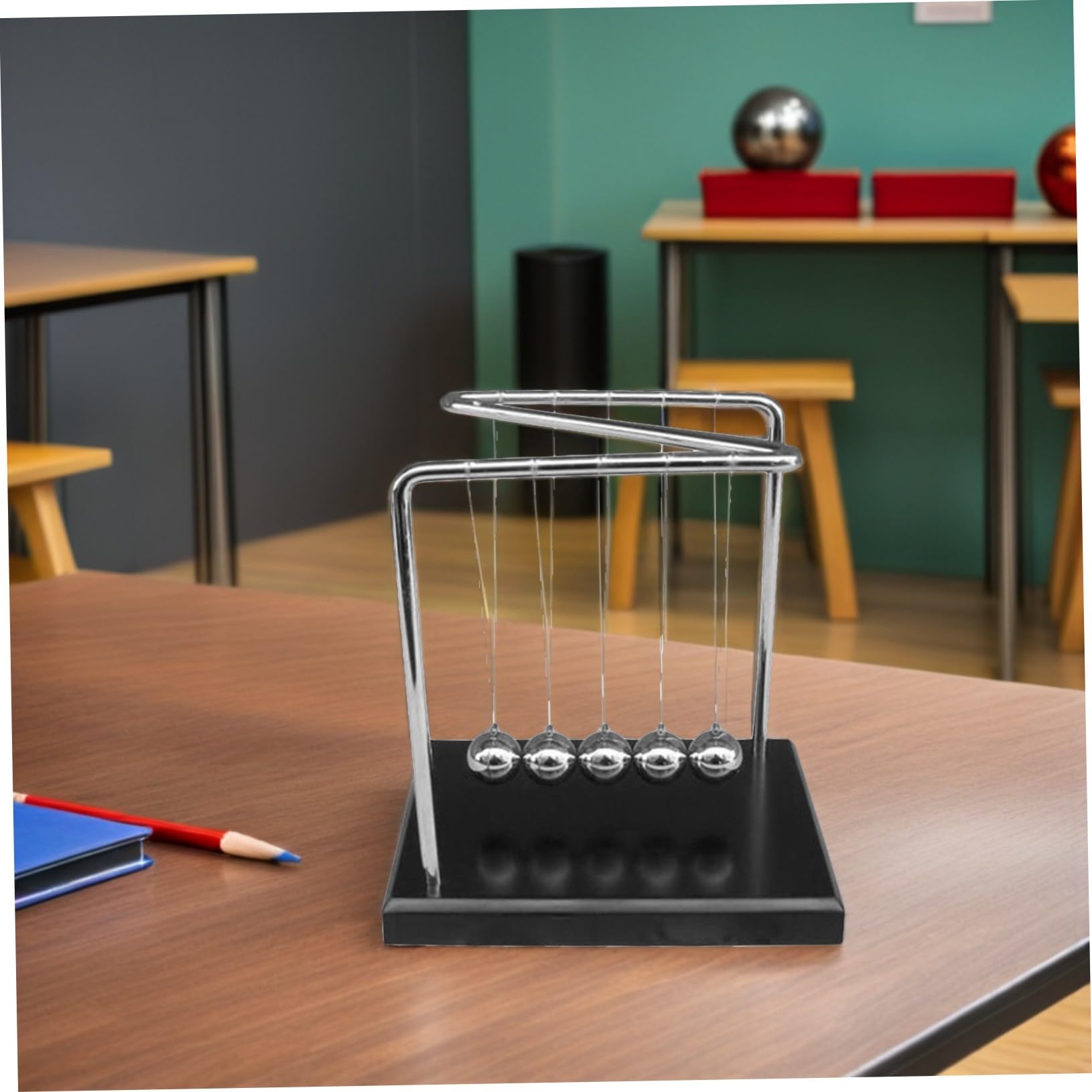 Pendule de Newton en Bois et Métal à Structure en Z