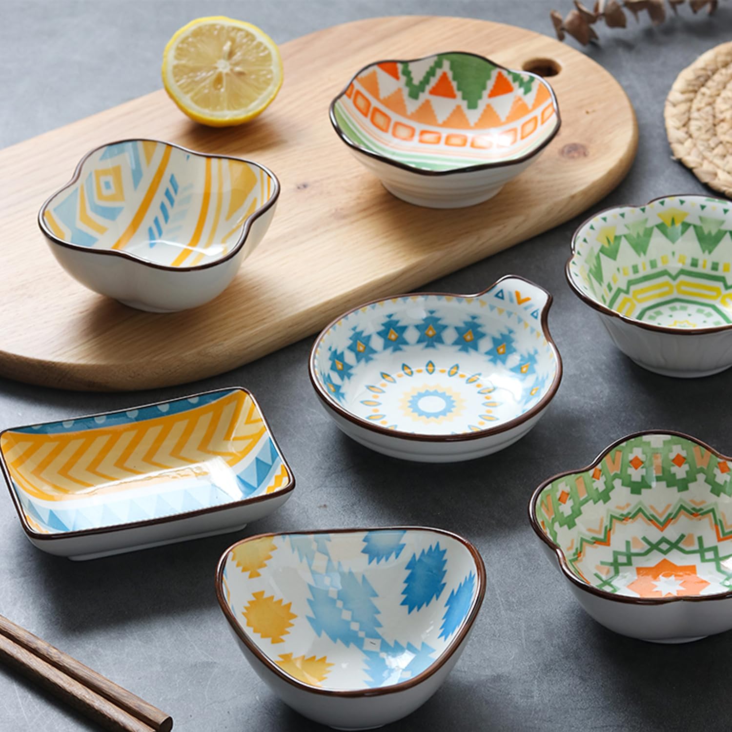 Dxcaicc Dip-Schalen mit Holztablett, Keramik-Dip-Sause-Schale, 4-Zoll-Mini-Schüssel-Set, böhmische stilvolle, Vorspeisenteller für Würze Sushi Ketchup BBQ Party,6 Grids