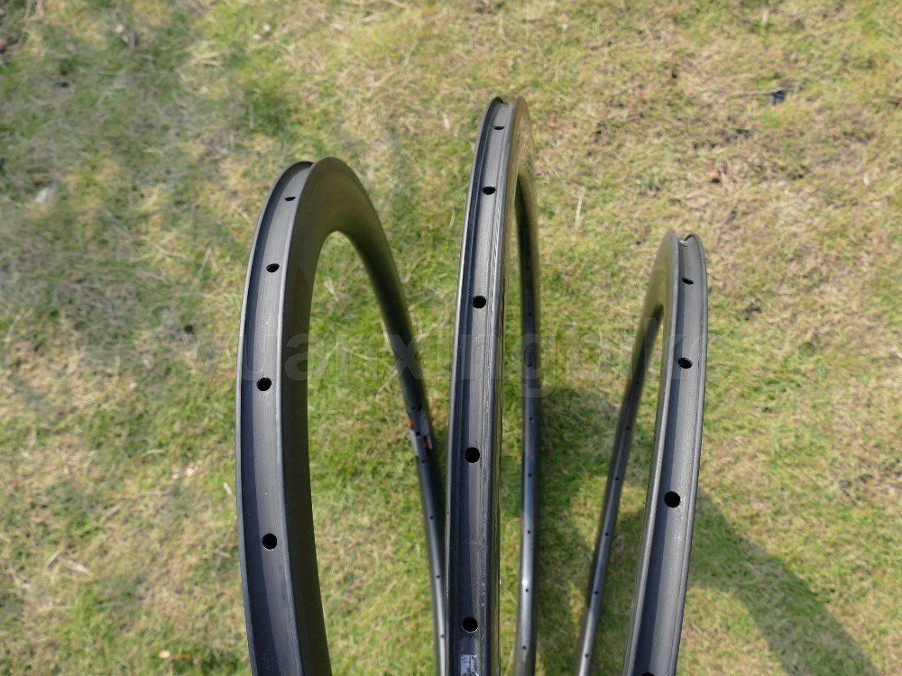 フルカーボンリム FULCRAM SPEED40T DBチューブラーホイールご紹介！！ | Climb