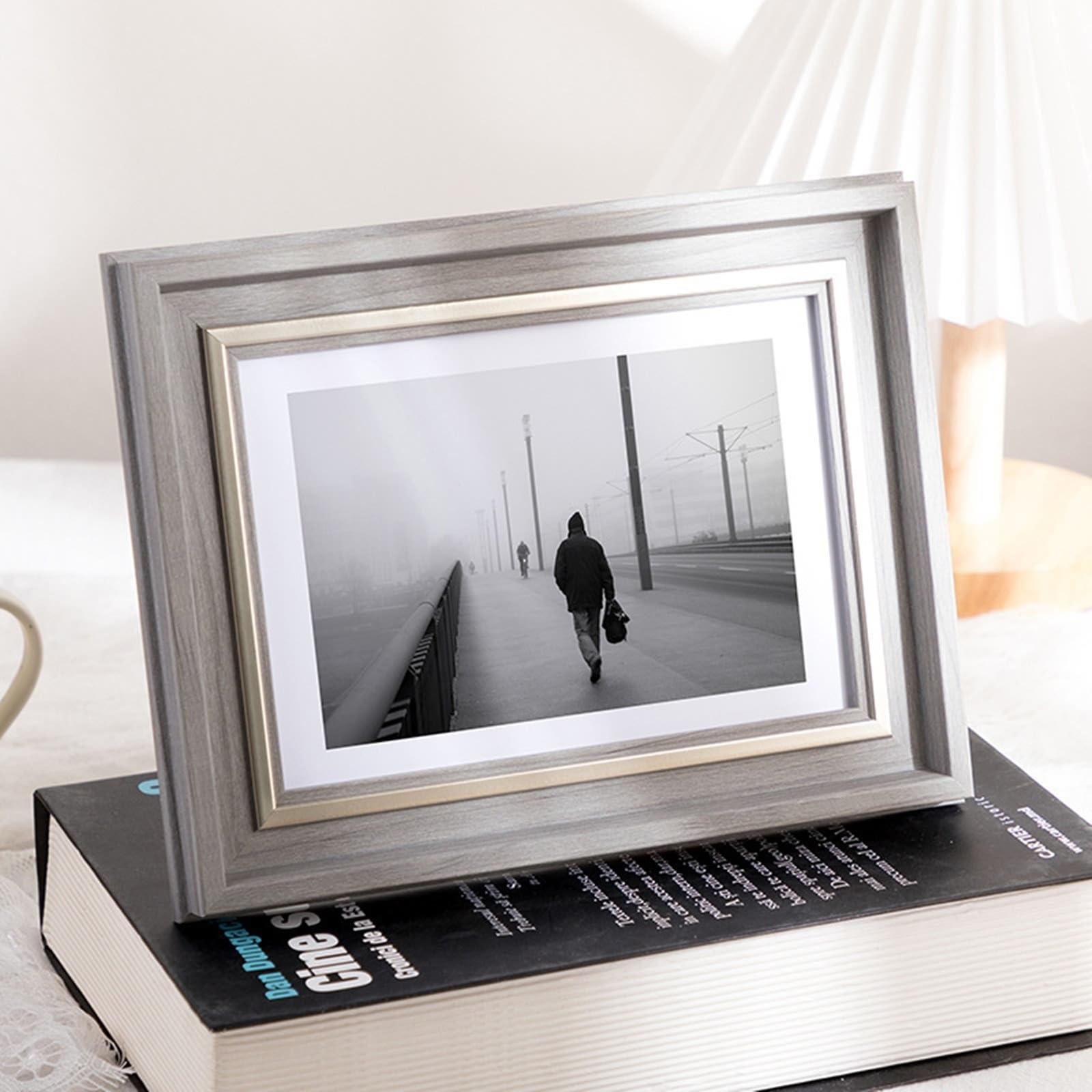 Cadre photo rectangulaire en MDF et acrylique - 15,24 x 20,32 cm - Pour table - Affichage horizontal et vertical - Gris argenté