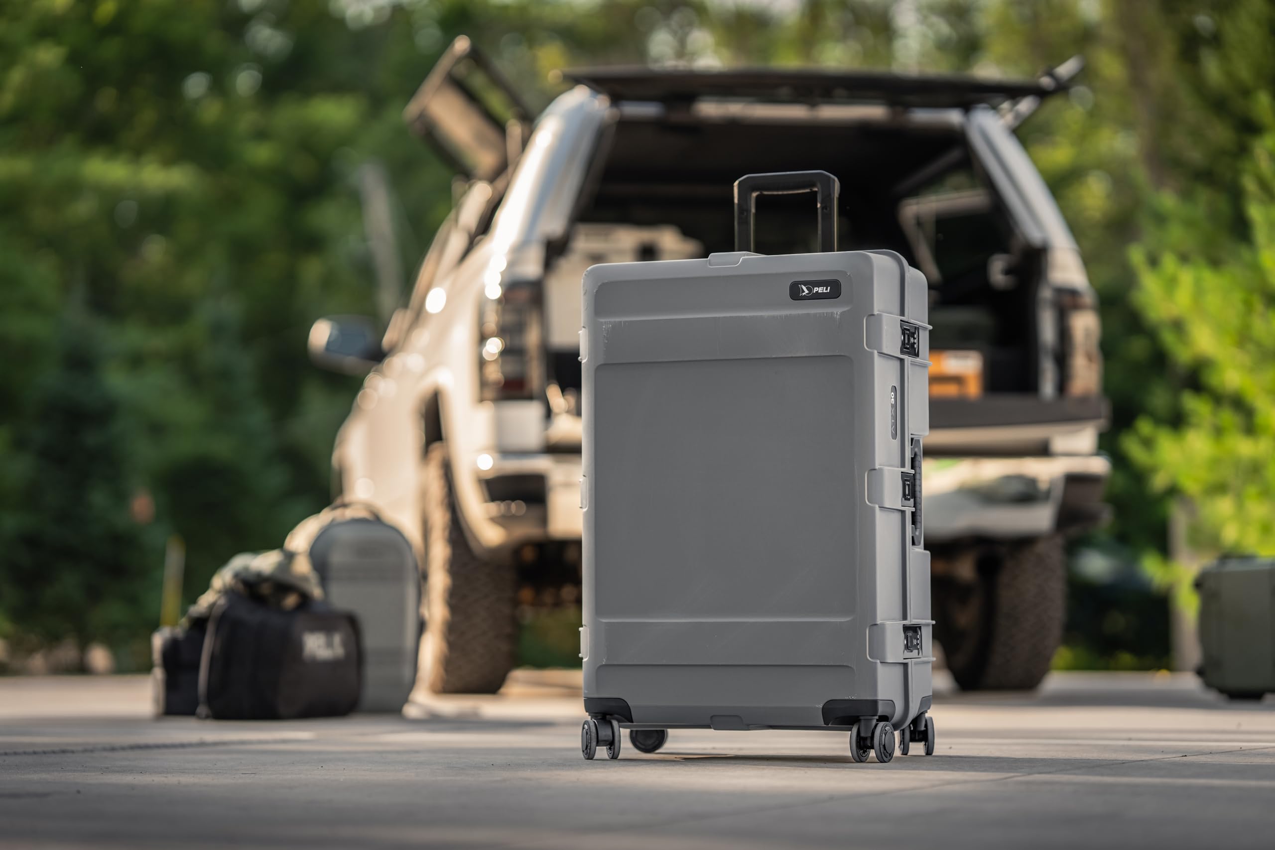 PELI ATX 30 Premium Rigid Walizka podróżna 90 l wodoodporna ze wzmocnioną konstrukcją dla intensywnych podróży, wysoka trwałość, kolor węglowy z limitowanej edycji
