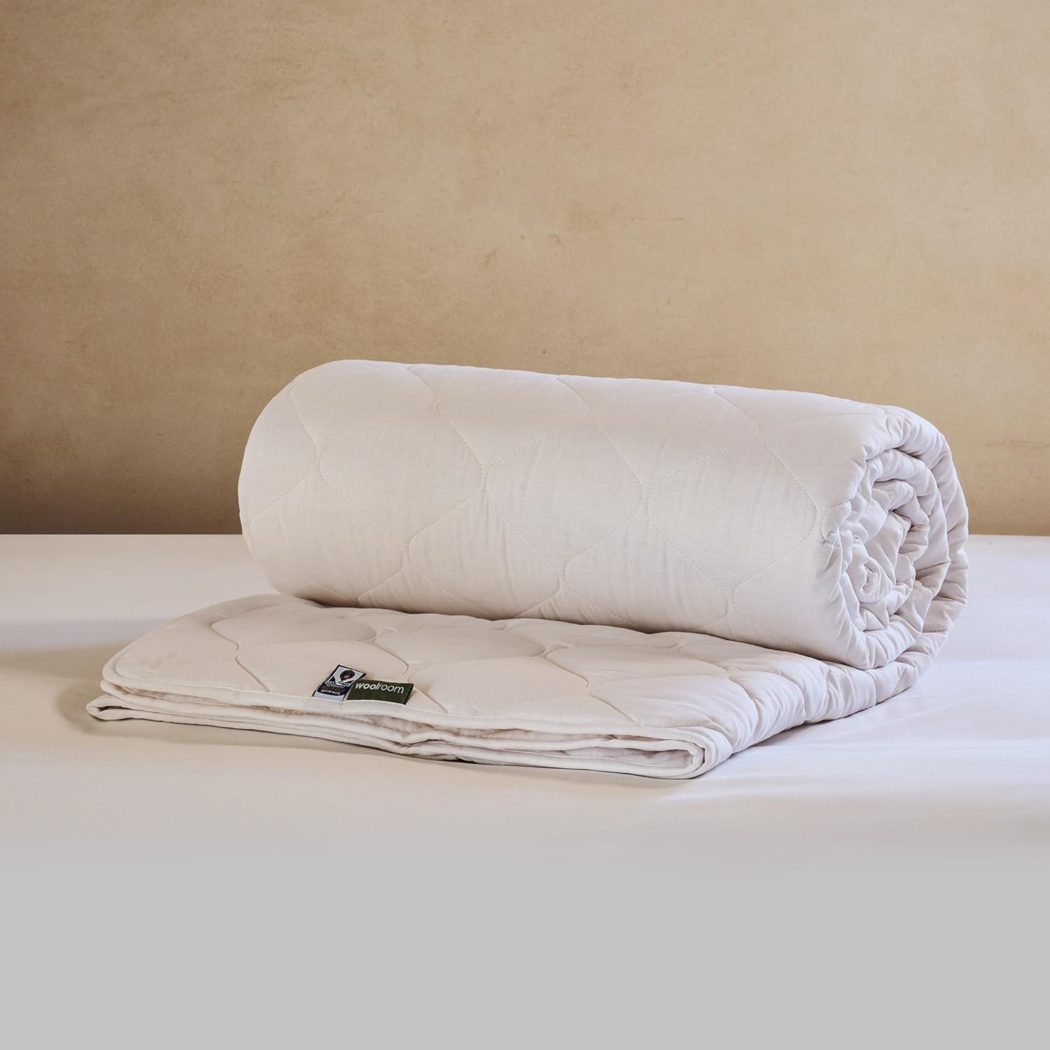 WOOLROOM Classic Light Comforter Twin - 100% Natural Hypoallergenic Cooling Traceable Wool Comforter (5.9 oz/sq yd) - Warmer Months/Hot Sleepers - Down/Feather Alternative