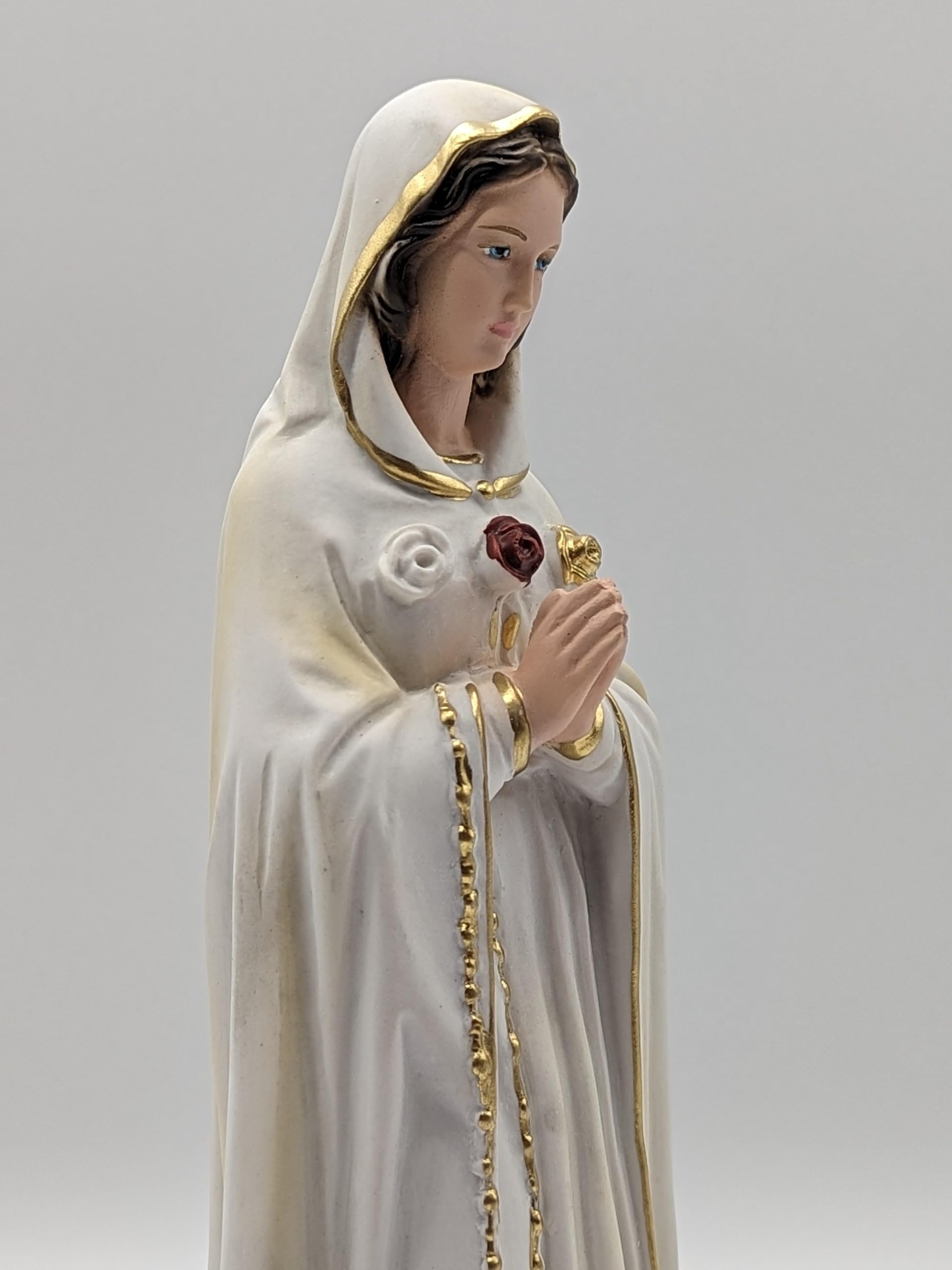 OVUNQUE PROTEGGIMI Statua di Maria Rosa Mistica cm 30 in polvere di marmo. Per interni ed esterni.