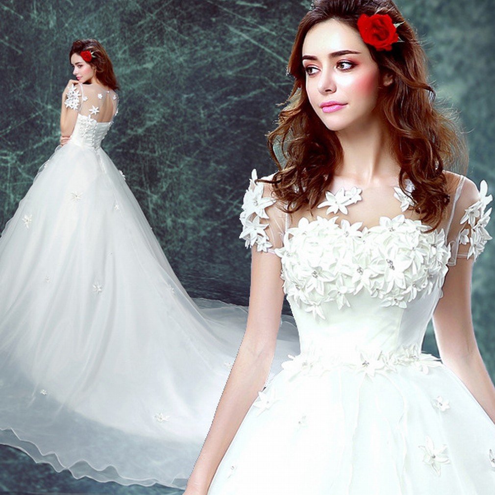 Robe de mariée épaules dénudées style princesse avec traîne de prestige XL