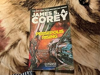 Amazon.com: Persepolis Rising (The Expanse, 7): 9780316332859: Corey ...