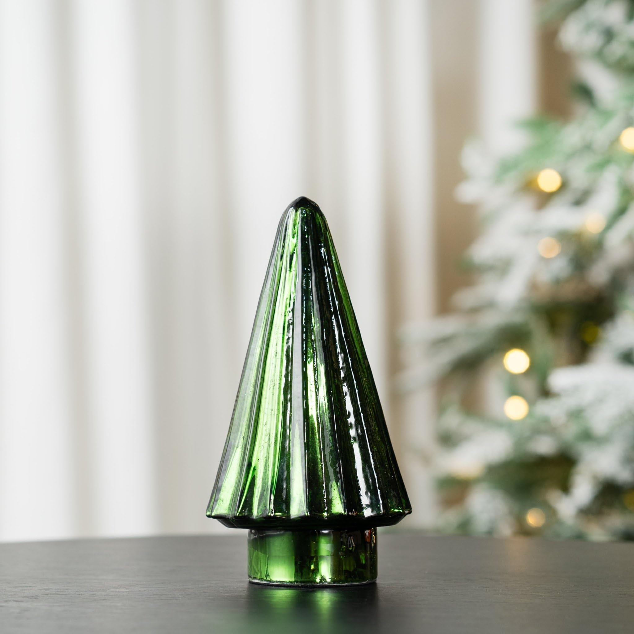 IRONY HOMEHandcrafted Glass Christmas Tree Tabletop: A Beautifully Detailed and Elegant Holiday Decoration Perfect for Creating a Festive Atmosphere in Any Room