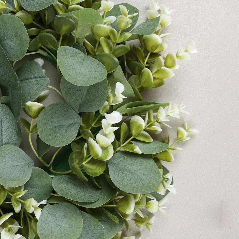 HAOSHICS Groene eucalyptuskrans met welkomstbord, kunstmatige eucalyptuskrans voor lente, zomer, krans met witte bessen voor voordeur, muur, raam, festival, veranda, boerderij, terras, tuindecoratie