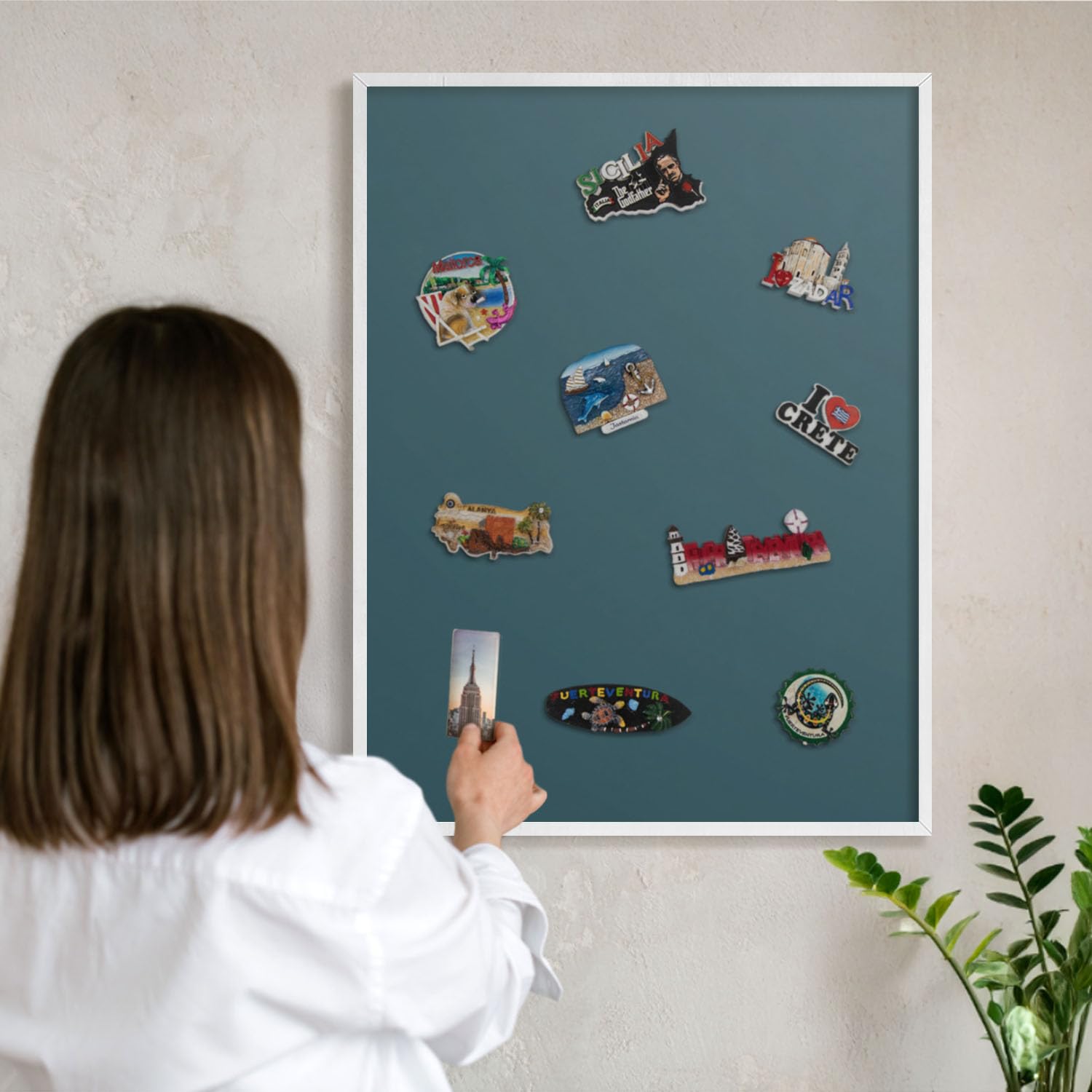 Panel Magnético Informativo 80x60 cm | con Marco Blanco | Turquesa Oscuro | Montaje Fácil | Pizarra de Pared | Para Restaurante y Bar | Expositor para Menú, Ofertas del Día