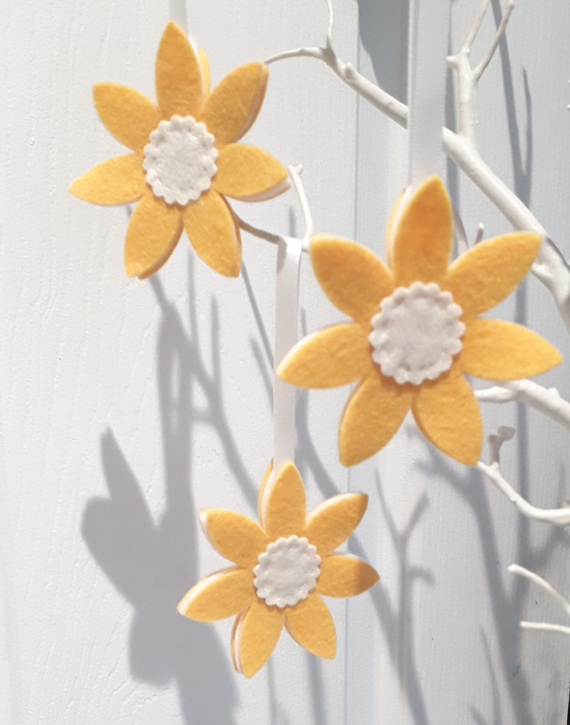 Easter Daffodil Tree Decorations. Spring Summer Hanging Flower Decorative Accessories, For Home, Living Room, Bedroom, Nursery, Mum Gifts Ideas. 6 Pack.