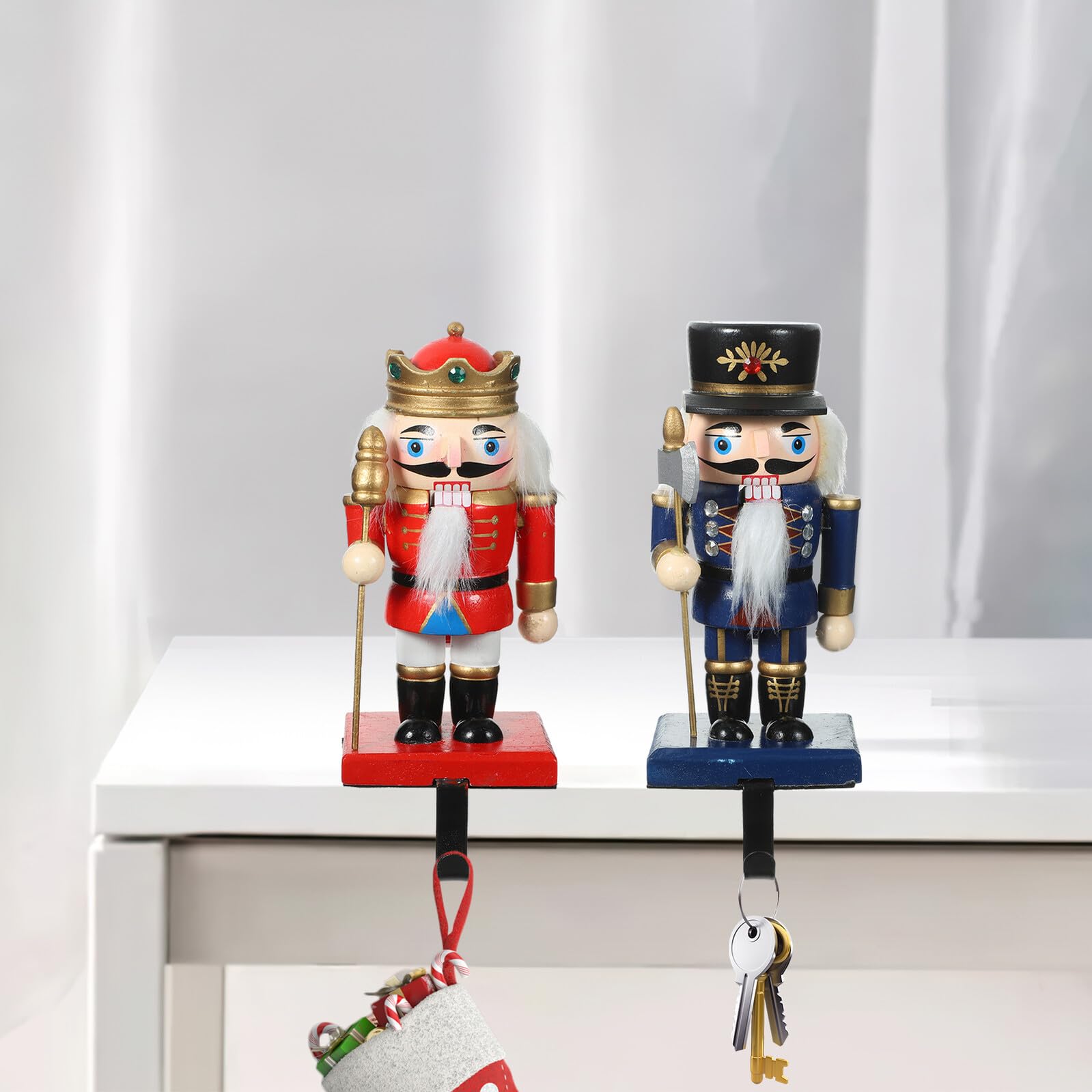 MAGICLULU Colgador para Calcetines Navideños Cascanueces de Madera y Aleación de Zinc Soporte Resistente para Repisa de Chimenea Decoración Navideña 2 Piezas