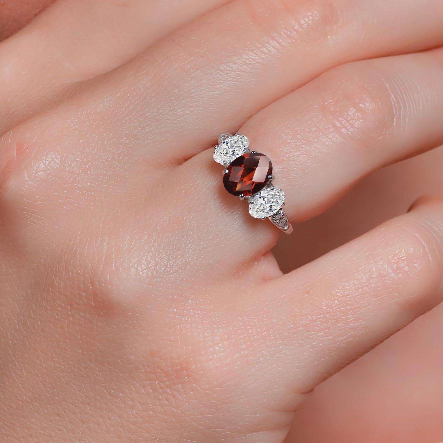 Gem Stone King 10K White Gold Red Garnet, White Lab Grown Diamond Engagement Ring For Women | 2.38 Cttw | Oval Checkerboard 8X6MM | Gemstone January Birthstone | Available in Size 5,6,7,8,9