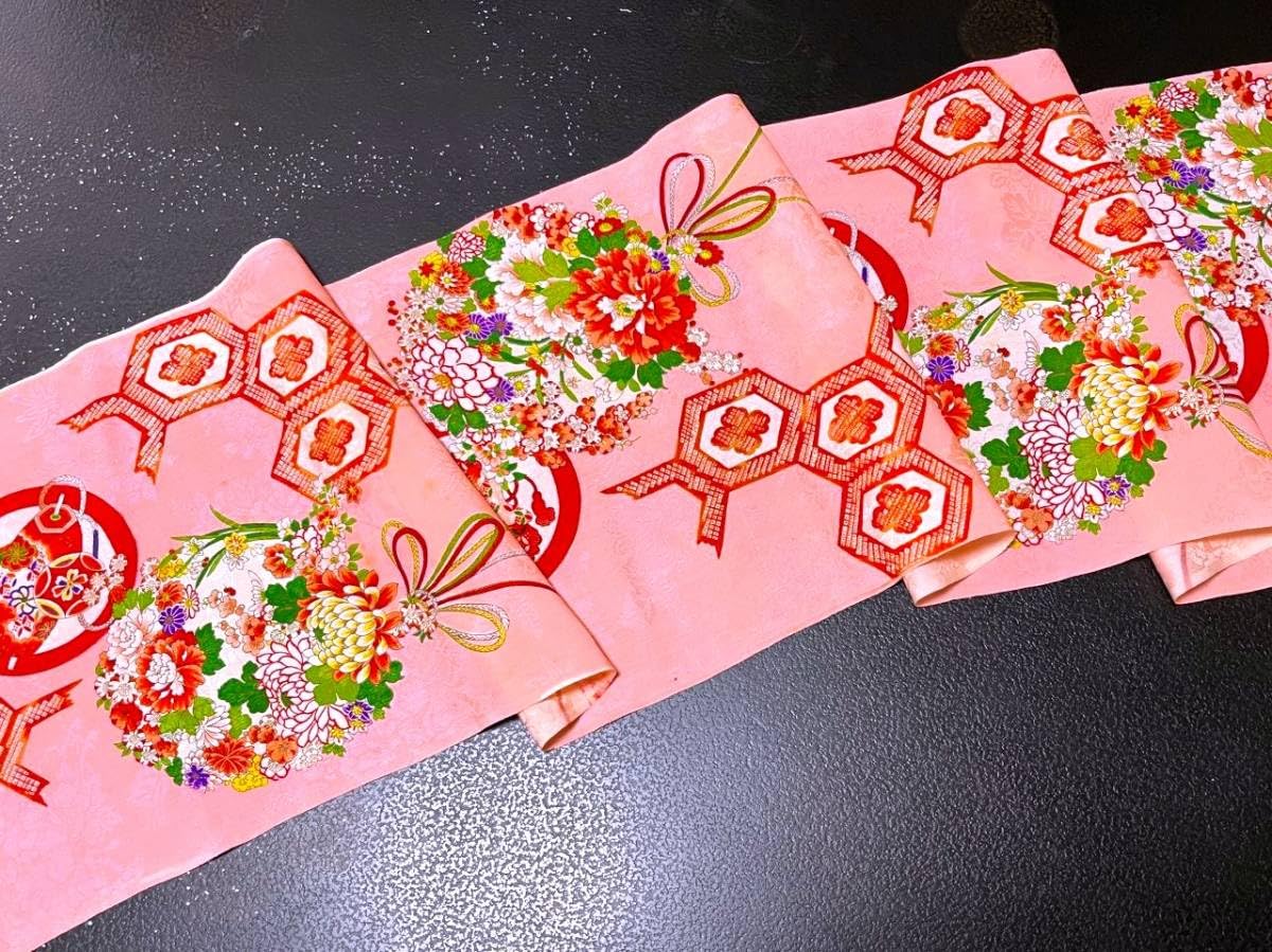 古布縮緬のお雛様 ハンドメイド 立ち座り雛・縮緬細工・古布・ハンドメイド・お雛様・置物・人形