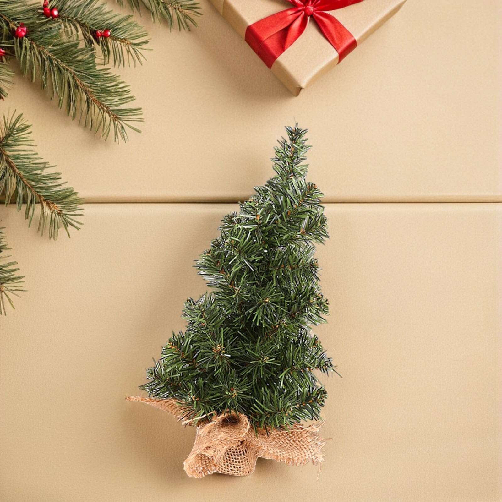 6 Mini Alberi di Natale Artificiali da Tavolo con Base in Tela di Iuta Mini Alberi da Scrivania Decorativi per Feste Ambienti Interni e Progetti Creativi 30 CM