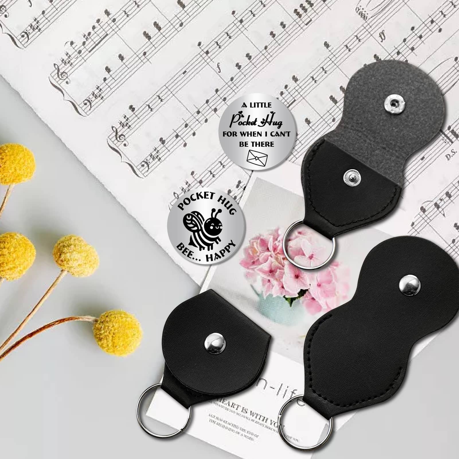 CREATCABIN Jeton Câlin Poche en Forme Petit Cœur,Jeton Souvenir Relation Longue Distance Gravé Double Face,Pièce Monnaie avec Porte-Clés en Cuir pour Cadeau D'Encouragement pour Fille et Amie,3x3cm