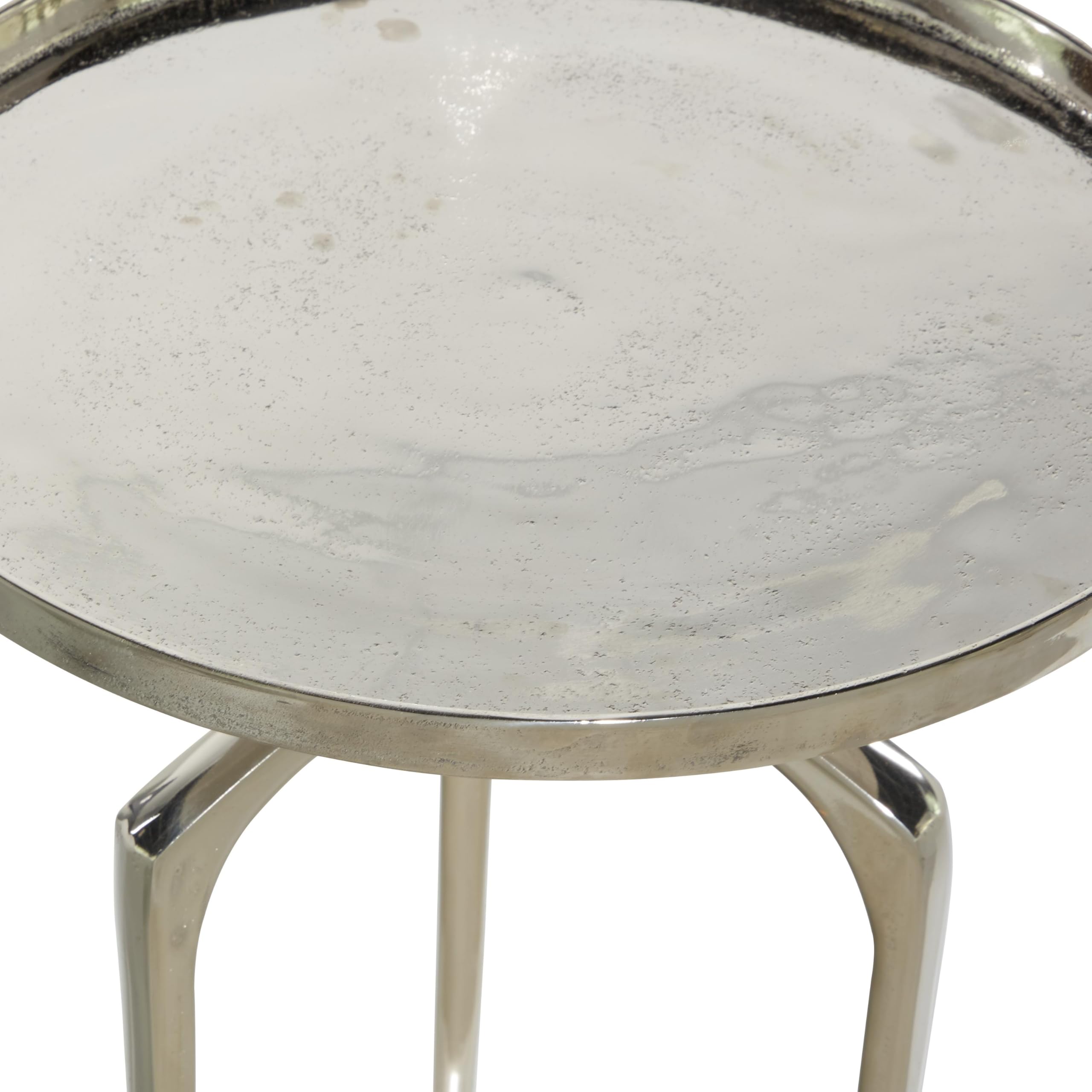 Deco 79 Akzenttisch Aus Aluminium – Mit Schmelzendem Design & Rauchglasplatte, 16x16x25 Cm, Silber
