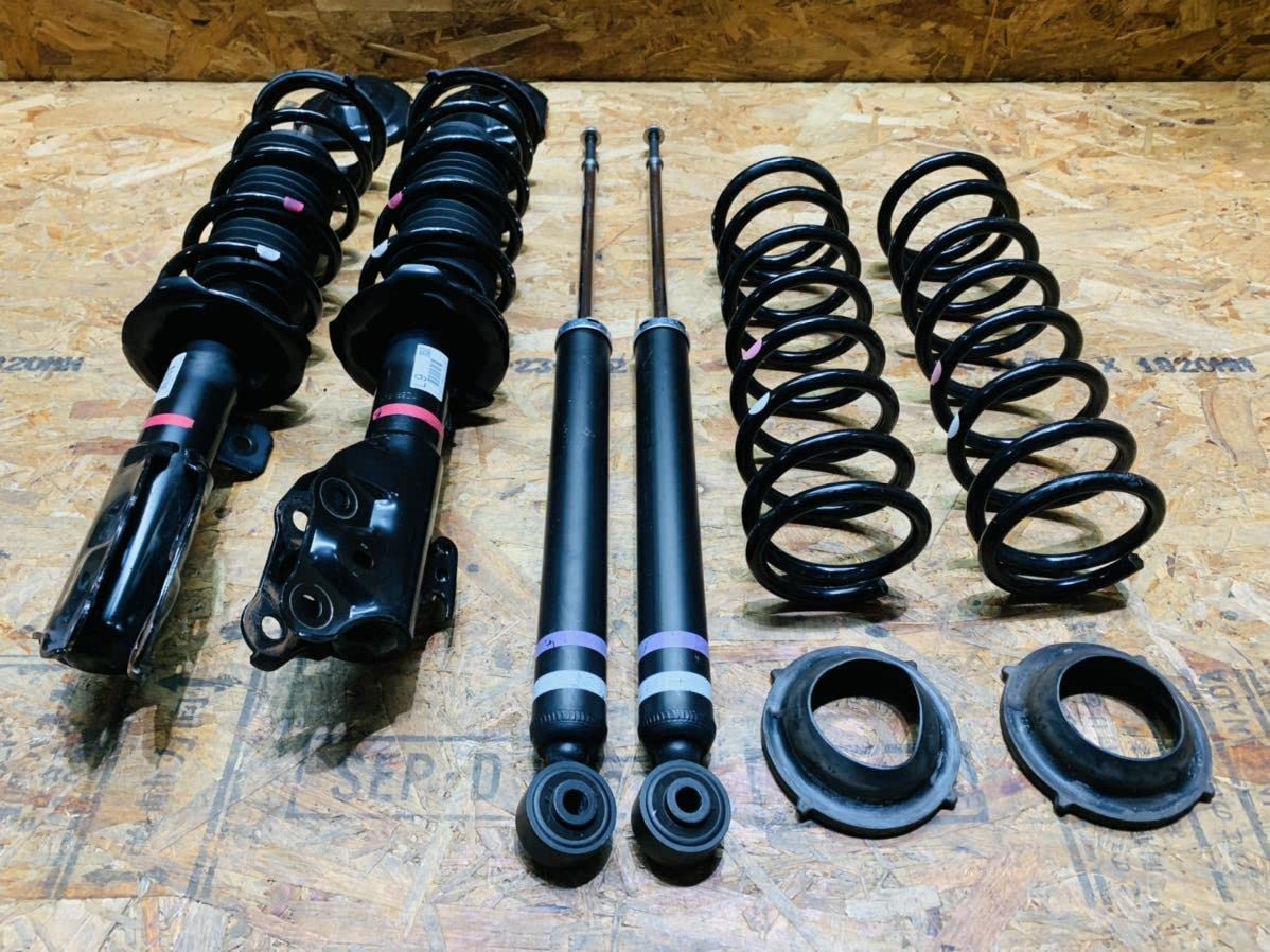 ダイハツ純正ショックアブソーバーセット（ウェイク4WD・DBA-LA710S） ダイハツ純正ショックアブソーバーセット（ウェイク4WD・DBA