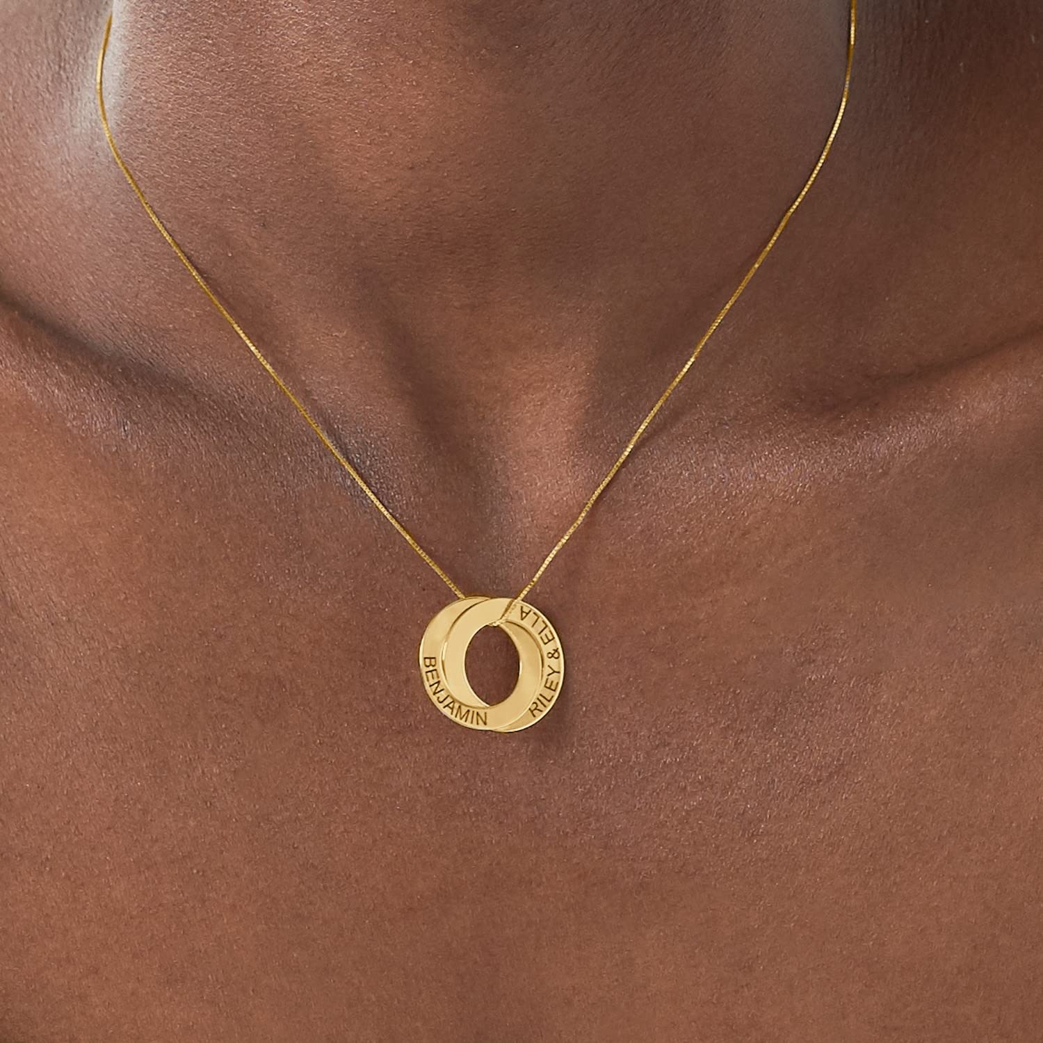 MYKA - Collana da donna con 2 anelli russi con incisione, ciondolo a forma di disco con incisione, personalizzabile con qualsiasi nome, regalo di compleanno per la mamma