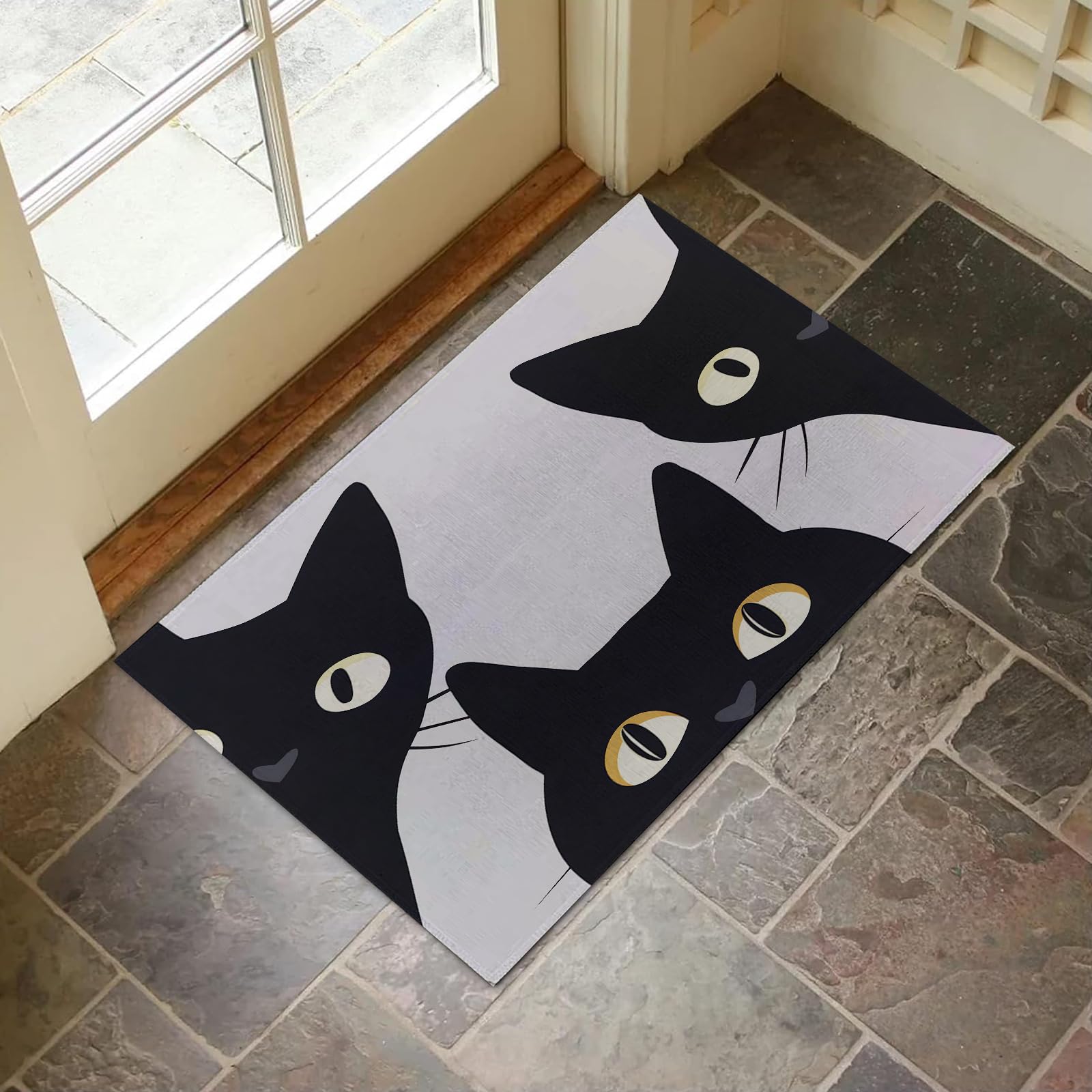 Paillasson antidérapant avec motifs de chats noirs pour sécuriser votre entrée de 43x76 cm