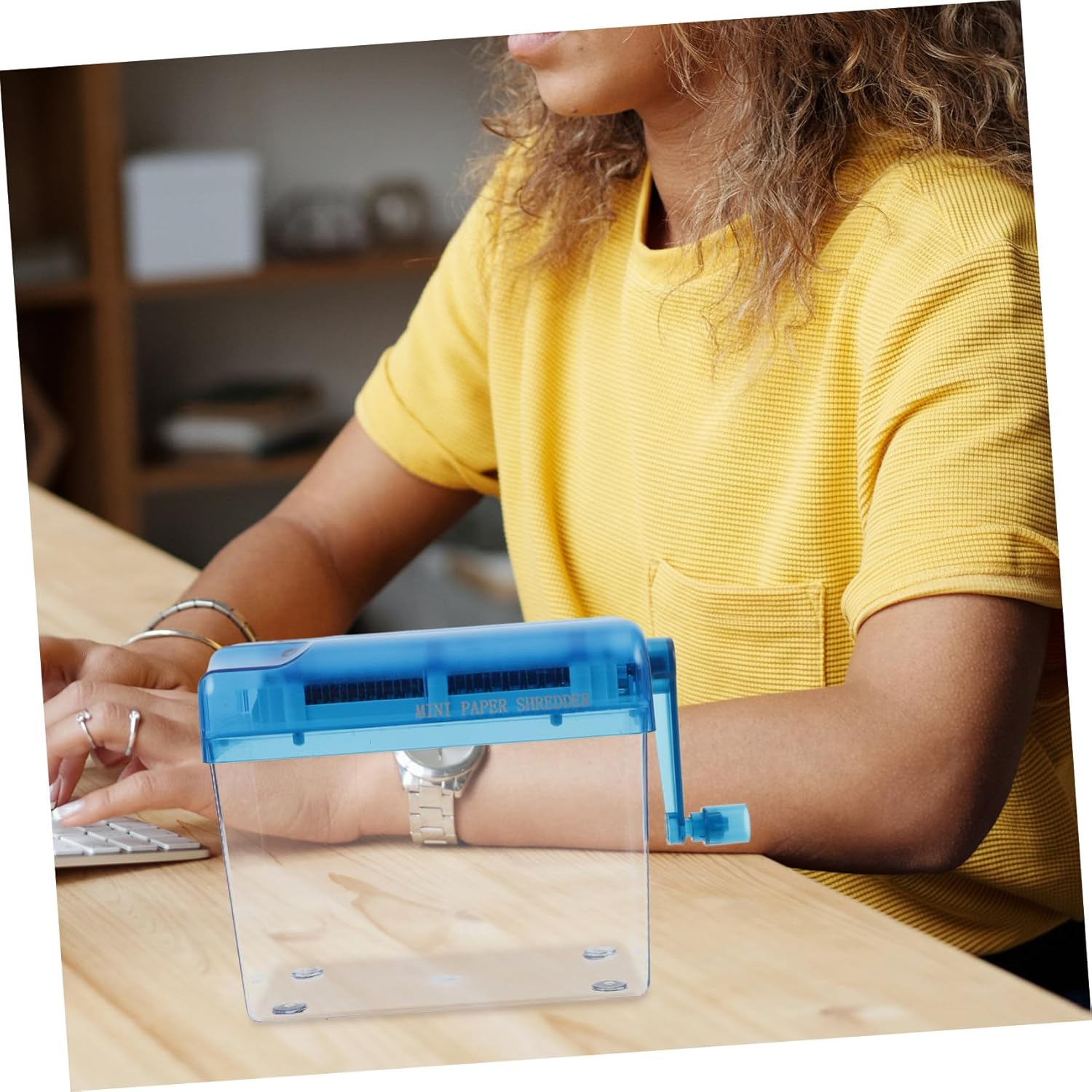 Alipis Mini Manual Paper Shredder A6 Size Desktop Hand-Operated Document Cutter Portable Office Home Paper Cutting Tool