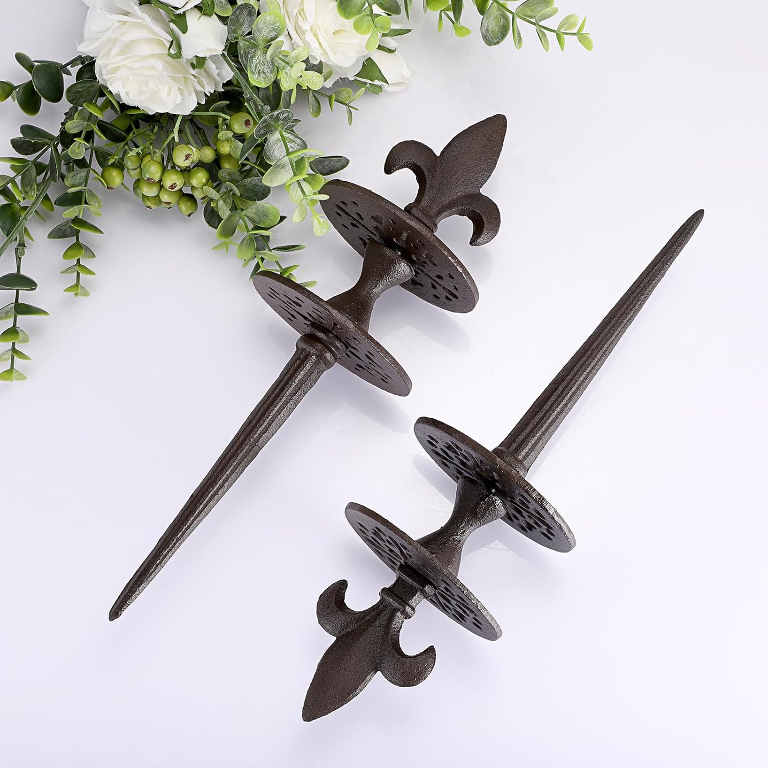 OwnMy Set of 2 Cast Iron Garden Hose Guide Stakes Heavy Duty, Decorative Garden Hose Guide Spikes for Lawn Yard Outside Plants Protection - Keeping Hoses Away from Flower Beds, Spear-Pattern