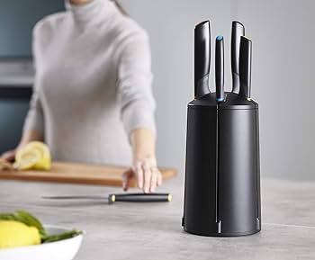 Joseph Joseph Elevate ナイフセット　回転スタンド付き Amazon.com: Joseph Joseph Elevate Knives 5-piece Carousel