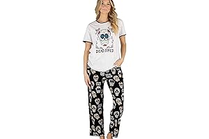 Women's Halloween-Themed Pyjama Set: The Cosy and Spooky Sleepwear for a Hauntingly Good Night