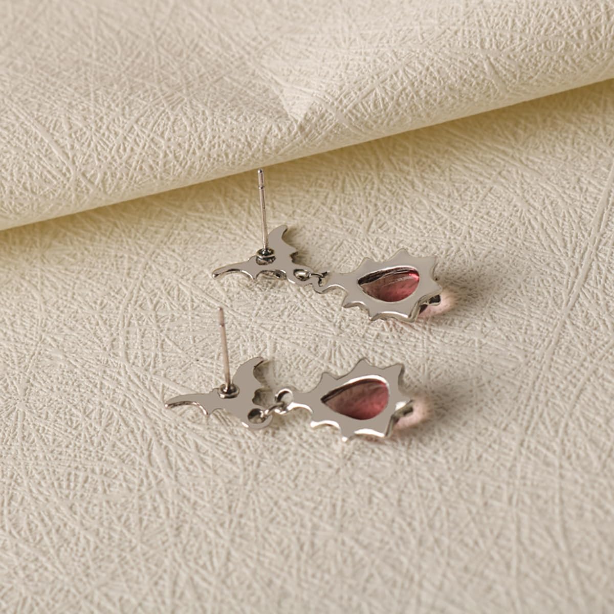 Gothic Dark Bat Zircon Earrings Vintage Red Crystal Bat Dangle Drop Earrings Variety Gothic Vampire Bat Earrings Punk Rock Hip Hop Bat Animal Earrings Halloween Jewelry for Women and Men