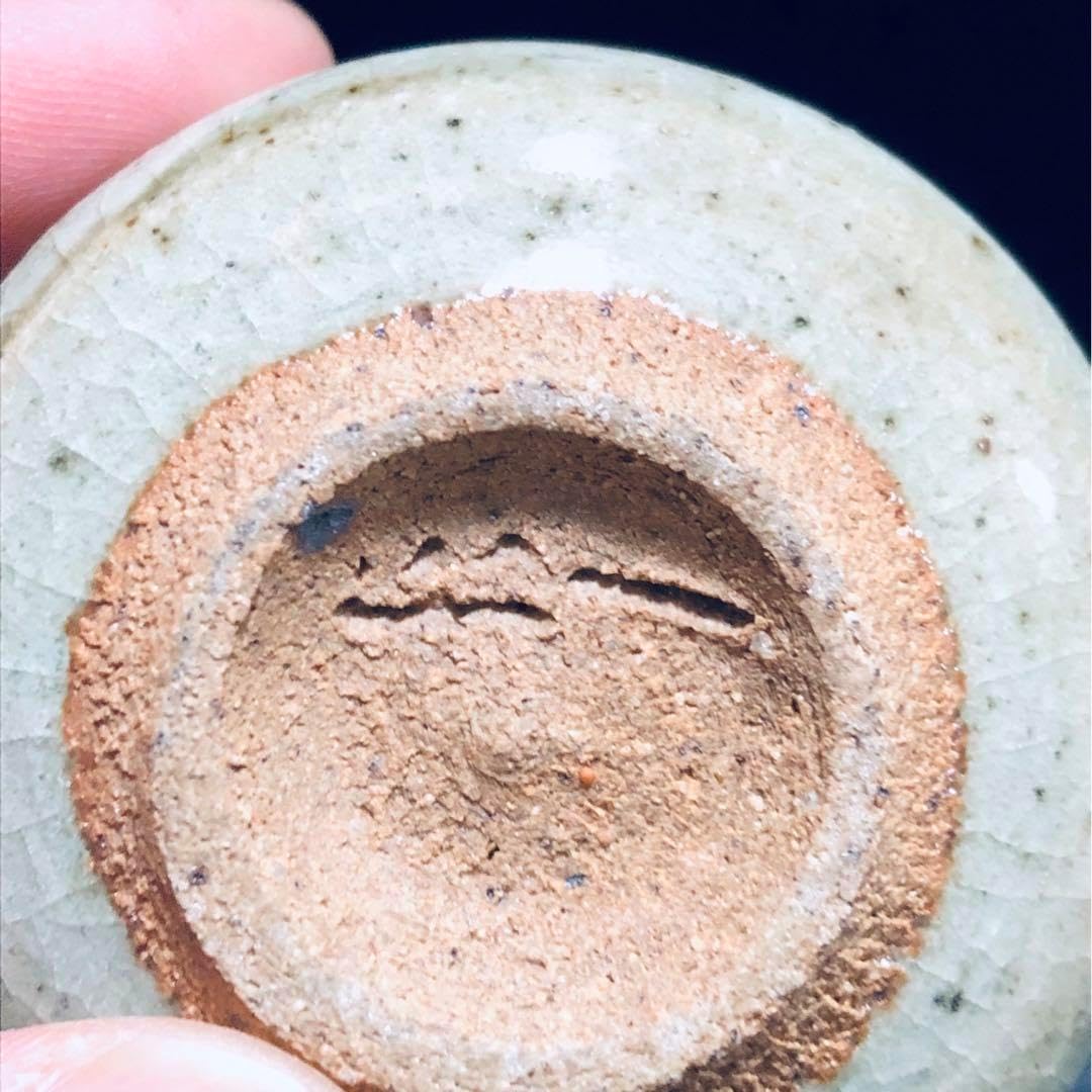 美しい古美術◆蔵から美しい唐津焼と思われる紋様が描かれた香壺、香合が出て来ました 美しい古美術蔵から美しい唐津焼と思われる紋様が描かれた香