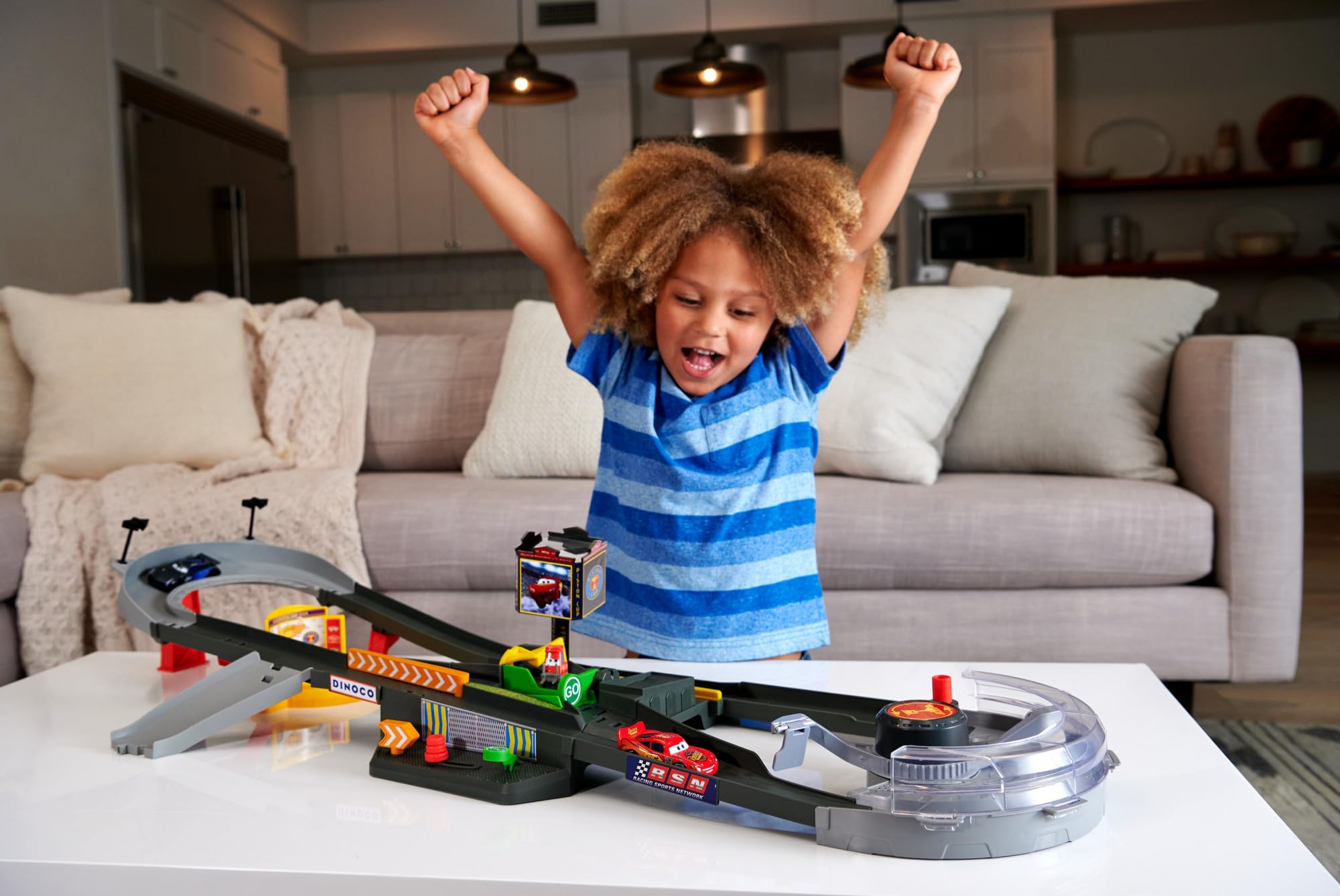 Mattel Disney Pixar Cars Copa Pistón Pista para coches de juguete con 1 vehículo, +3 años (HPD81)