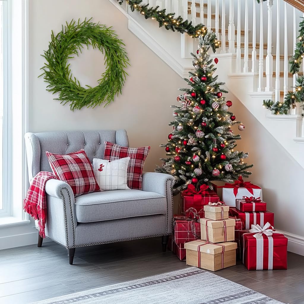 60 cm Türkranz Weihanchten Künstliche Norfolk Pine Tannenzweige Dekokranz Grün für Haustür Tischkranz für Tischdeko Wandkranz für Fensterdeko Weihnachtsdeko zum Basteln Adventsdeko Wohnung