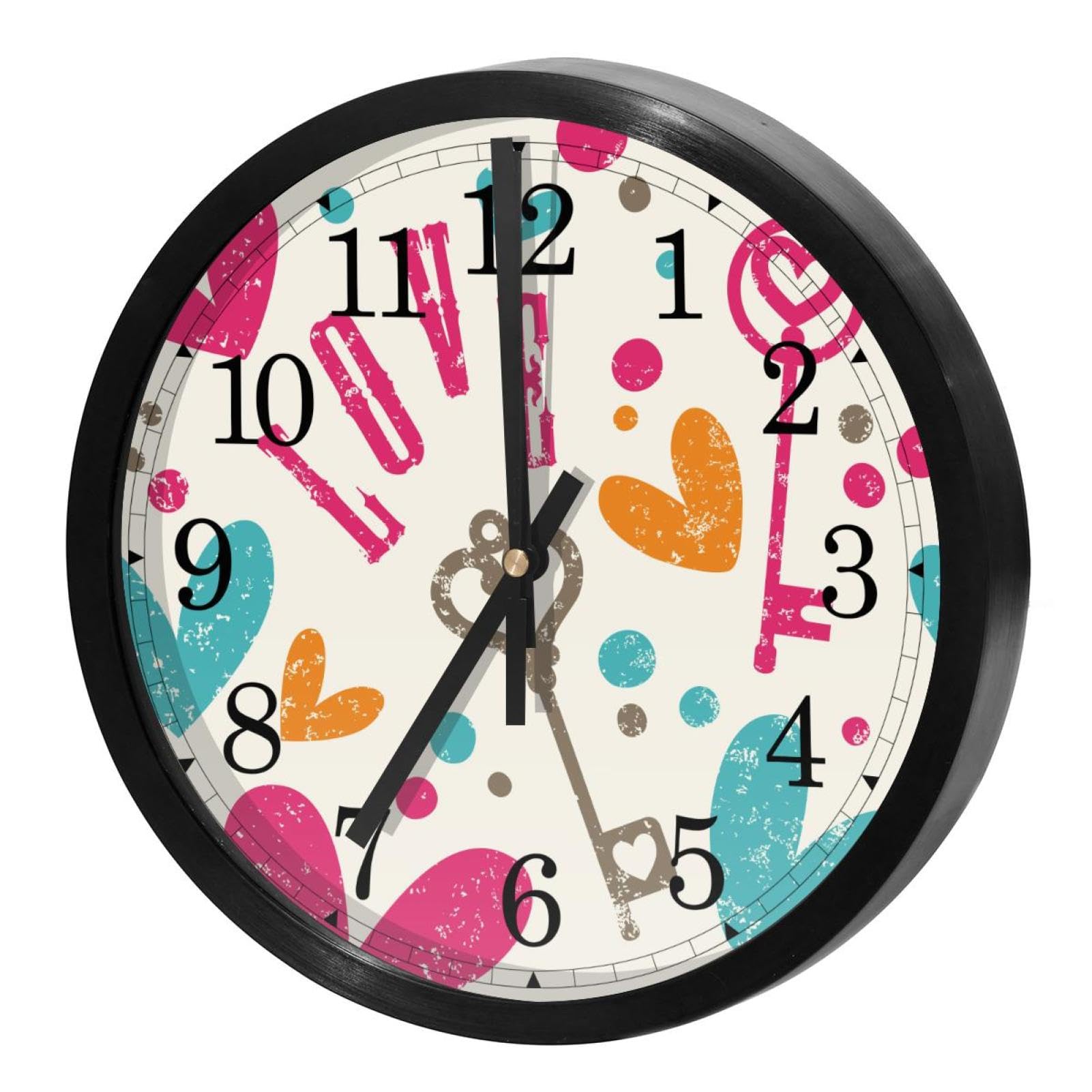 Horloge murale clé d'amour colorée idéale comme cadeau de pendaison de crémaillère