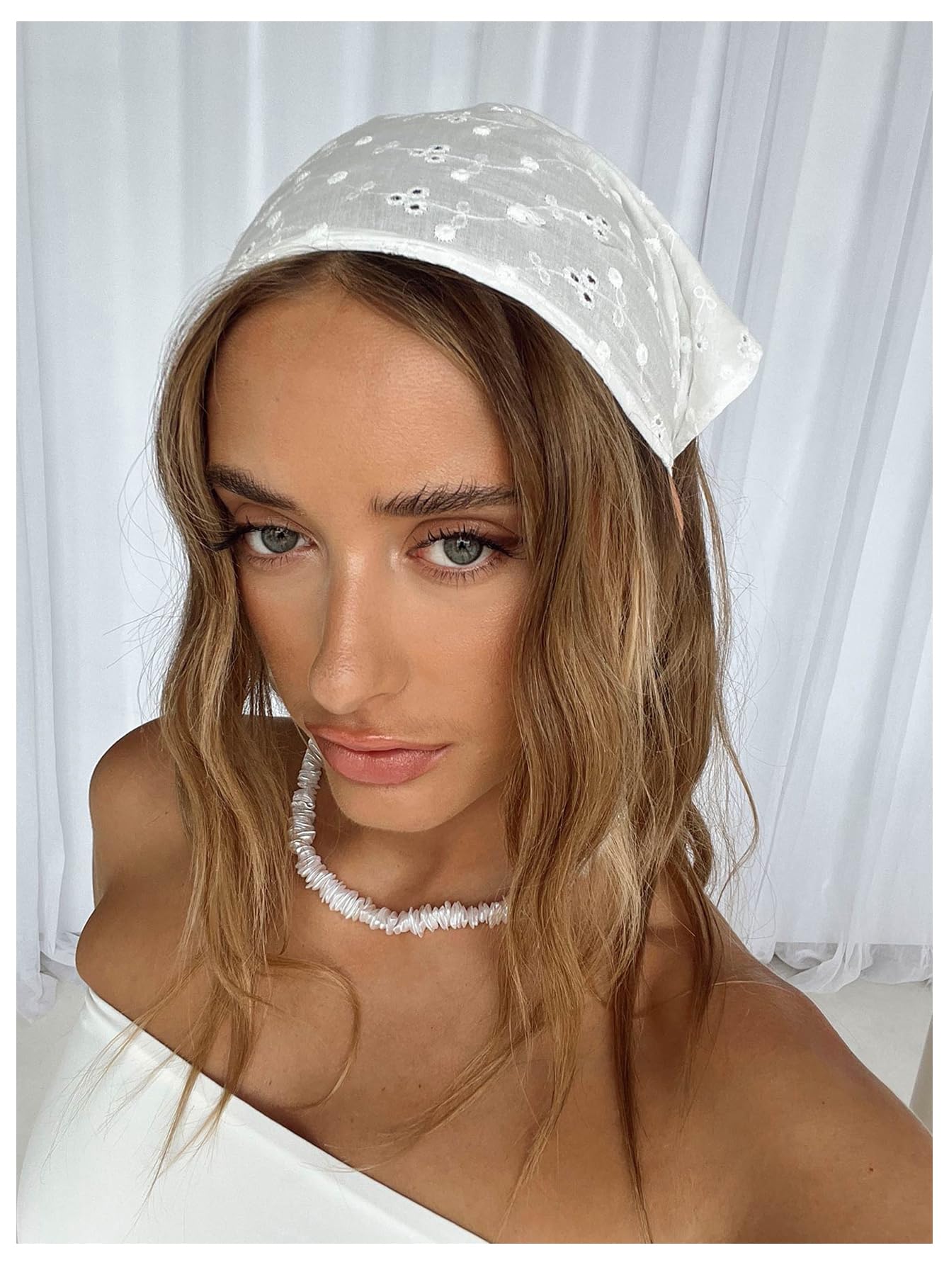 OYOANGLE Pañuelo para el pelo para mujer, estilo bohemio, con ojales, de ganchillo, diademas, accesorios para el cabello, Blanco, 1 Count (Pack of 1)