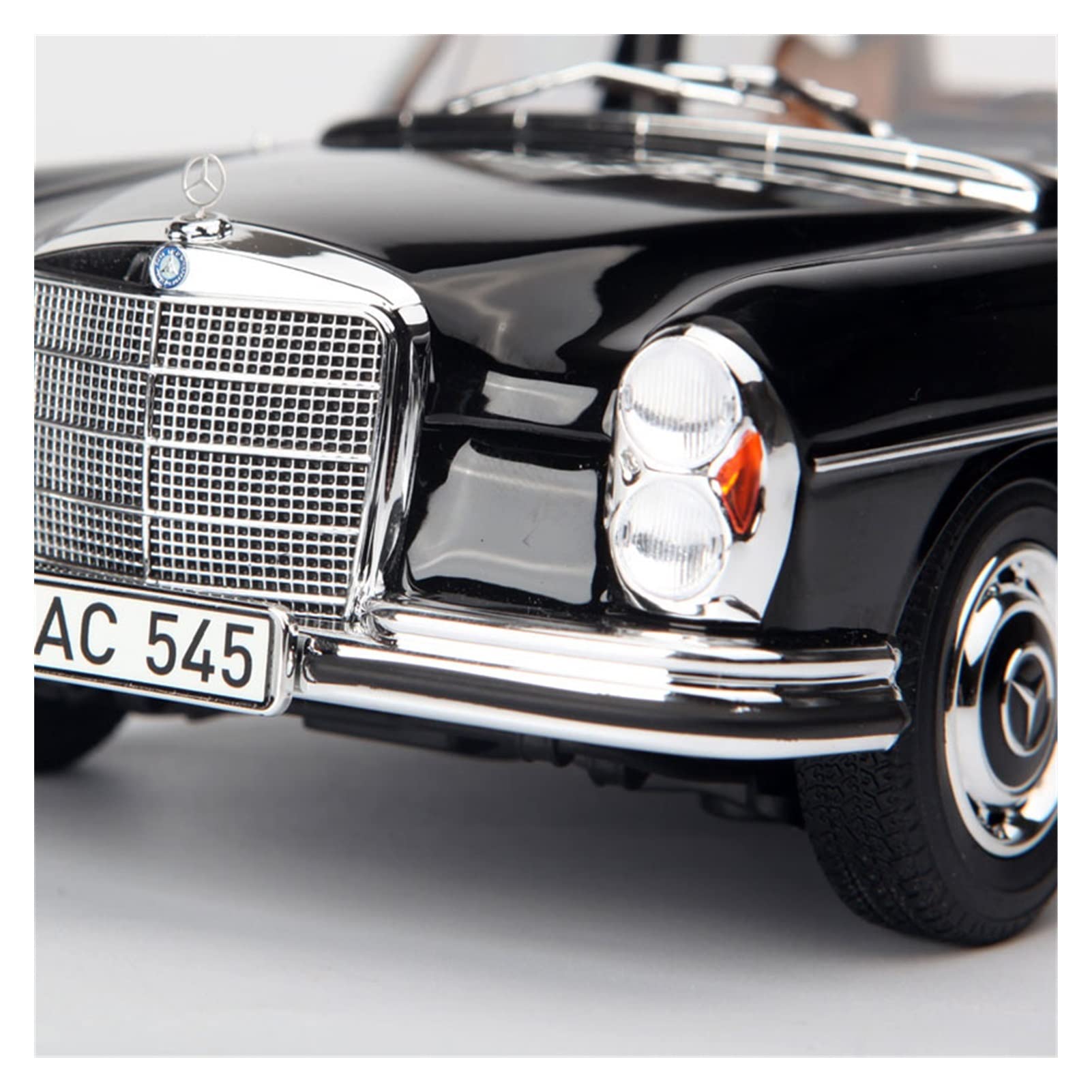 Scale Finished Model Car 1:18 for Mercedes-Benz 280 SE 1968