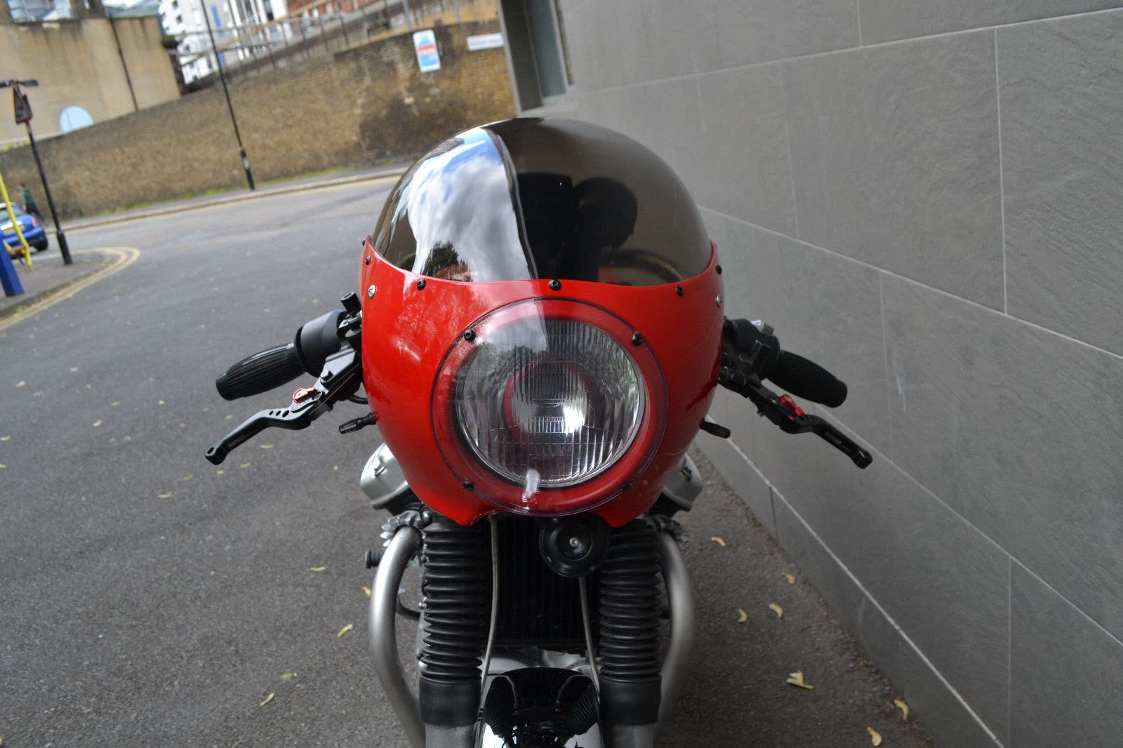 Carénage Bulle De Moto pour Projet Rétro Cafe Racer En Noir Brilliant avec Bulle Fumée et Phare Noir
