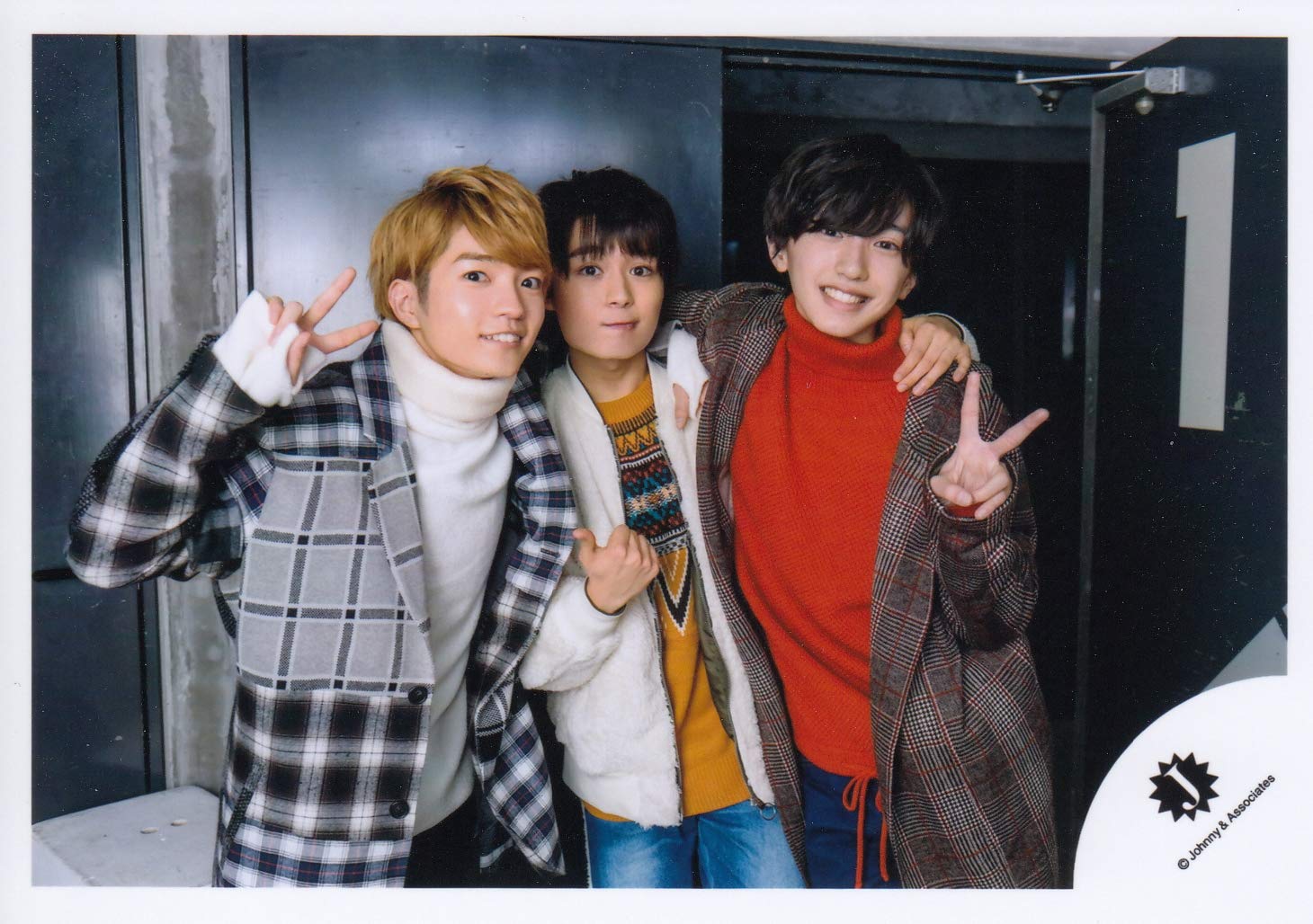 関西ジャニーズJr. 関ジュ 公式写真① Amazon.co.jp: 関西ジャニーズJr 公式 生 写真（混合）J00127 : おもちゃ